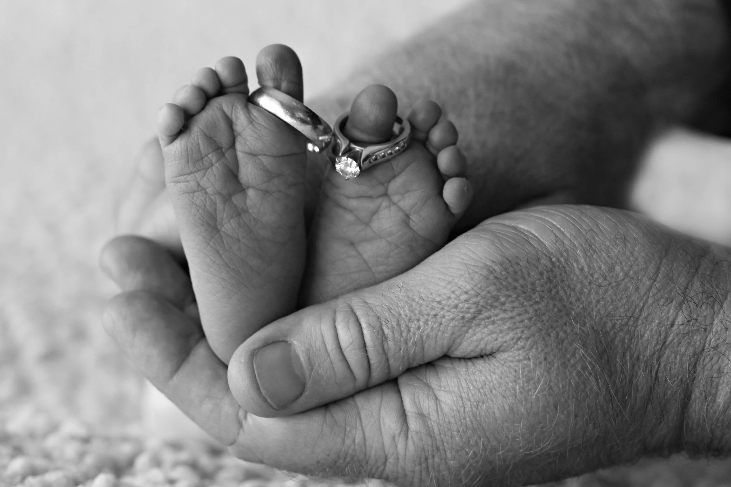 Newborn Photographer Newborn Maternity and Family Photography (18)bw.jpg