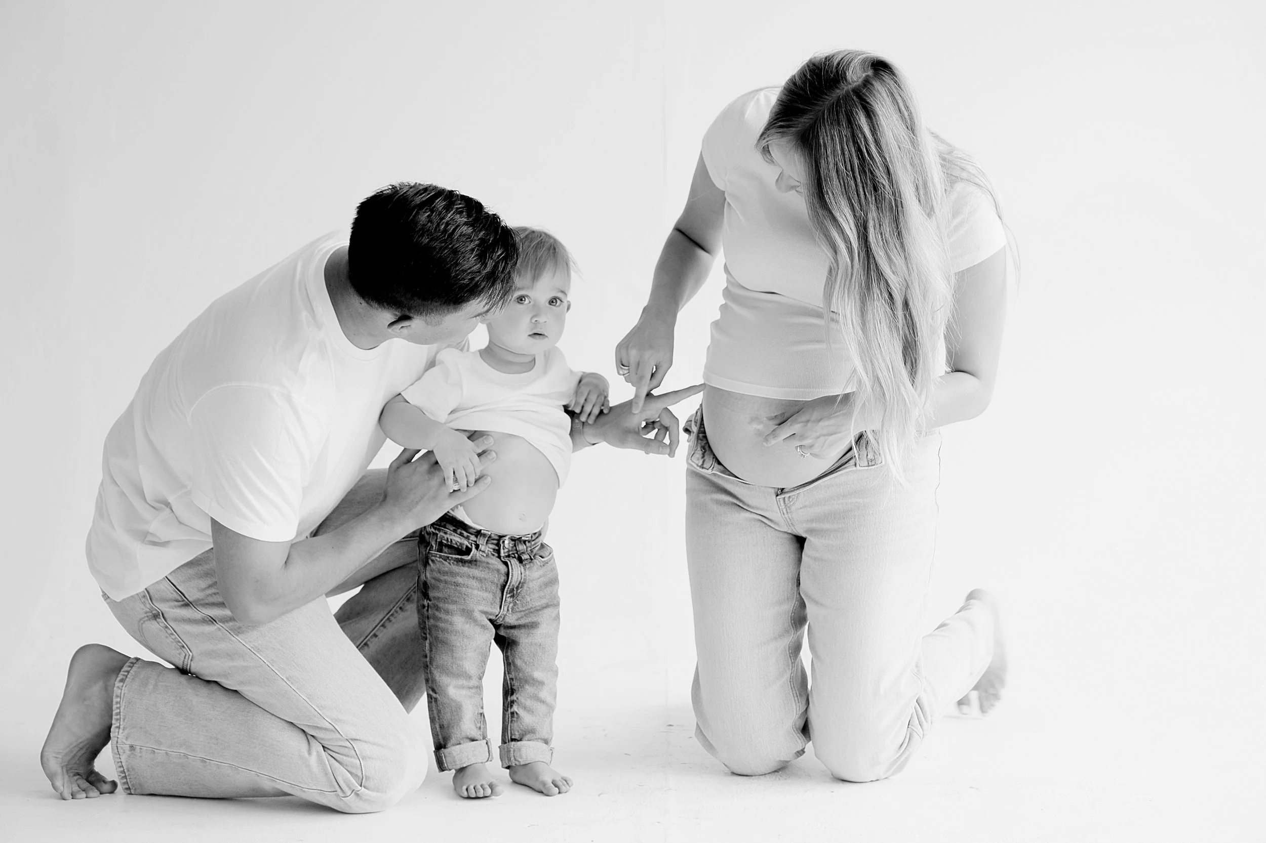 Newborn Photographer Newborn Maternity and Family Photography (33)bw.jpg