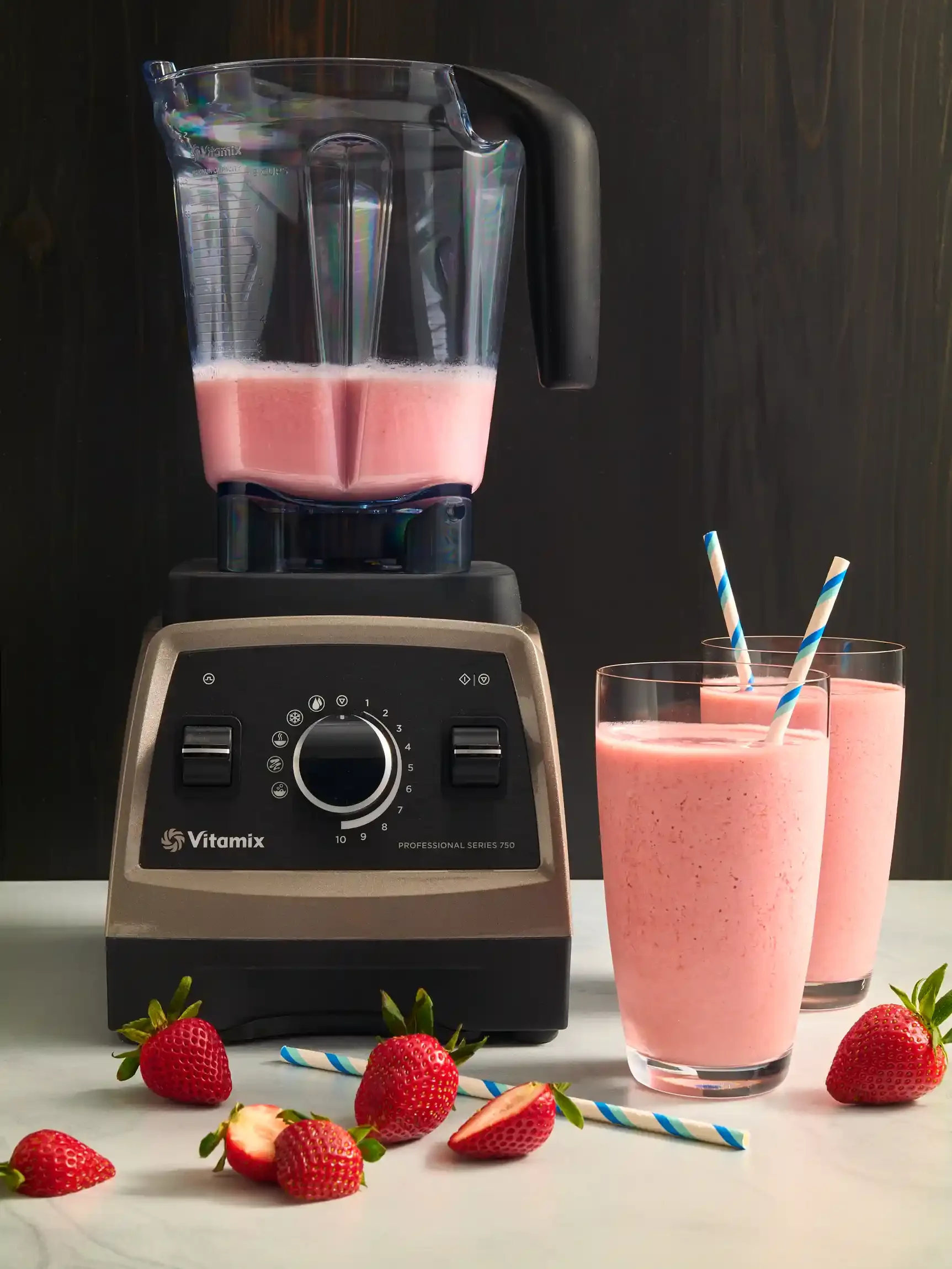 strawberry_smoothies_0321_0022 1.webp