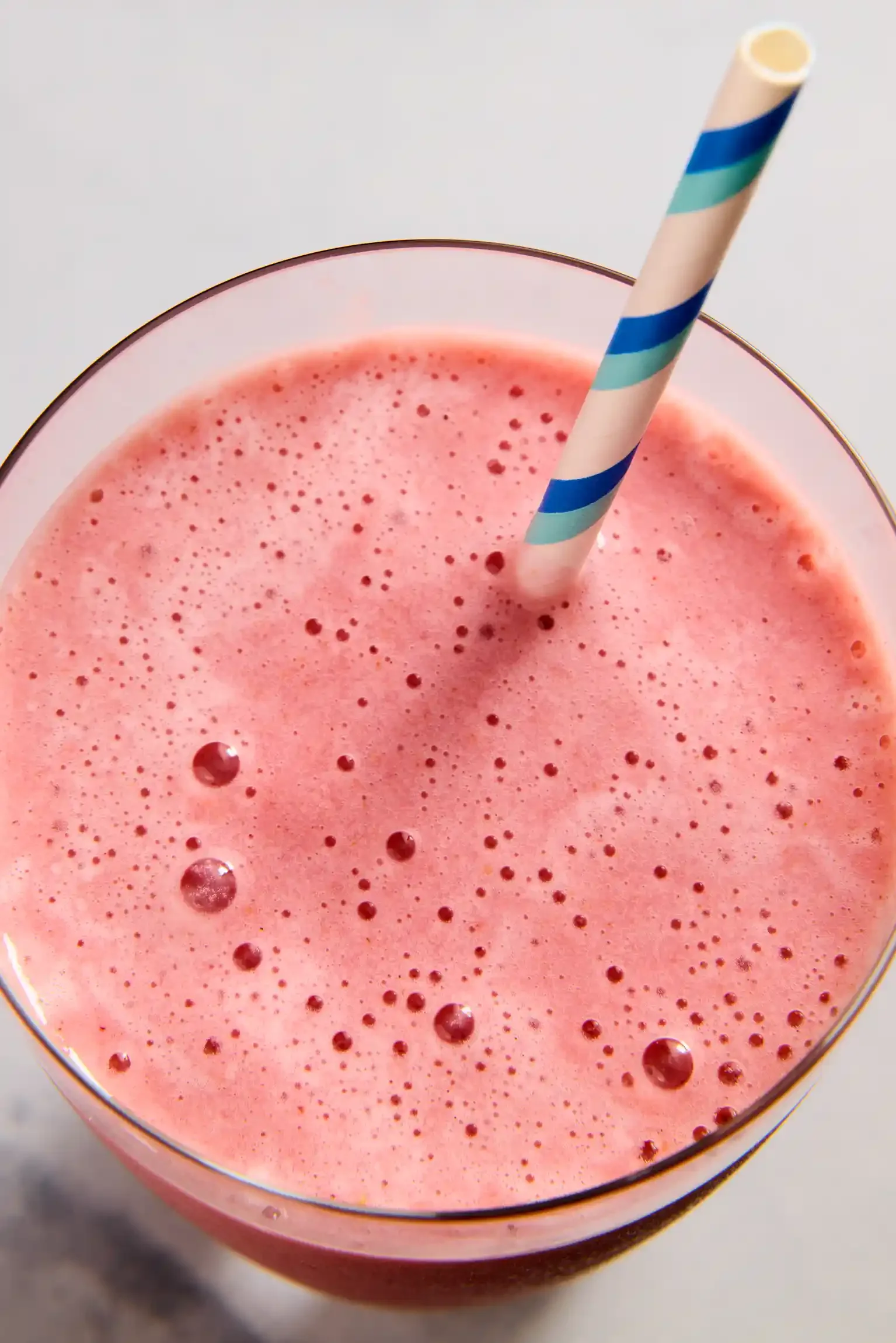 strawberry_smoothies_0321_0027 1.webp