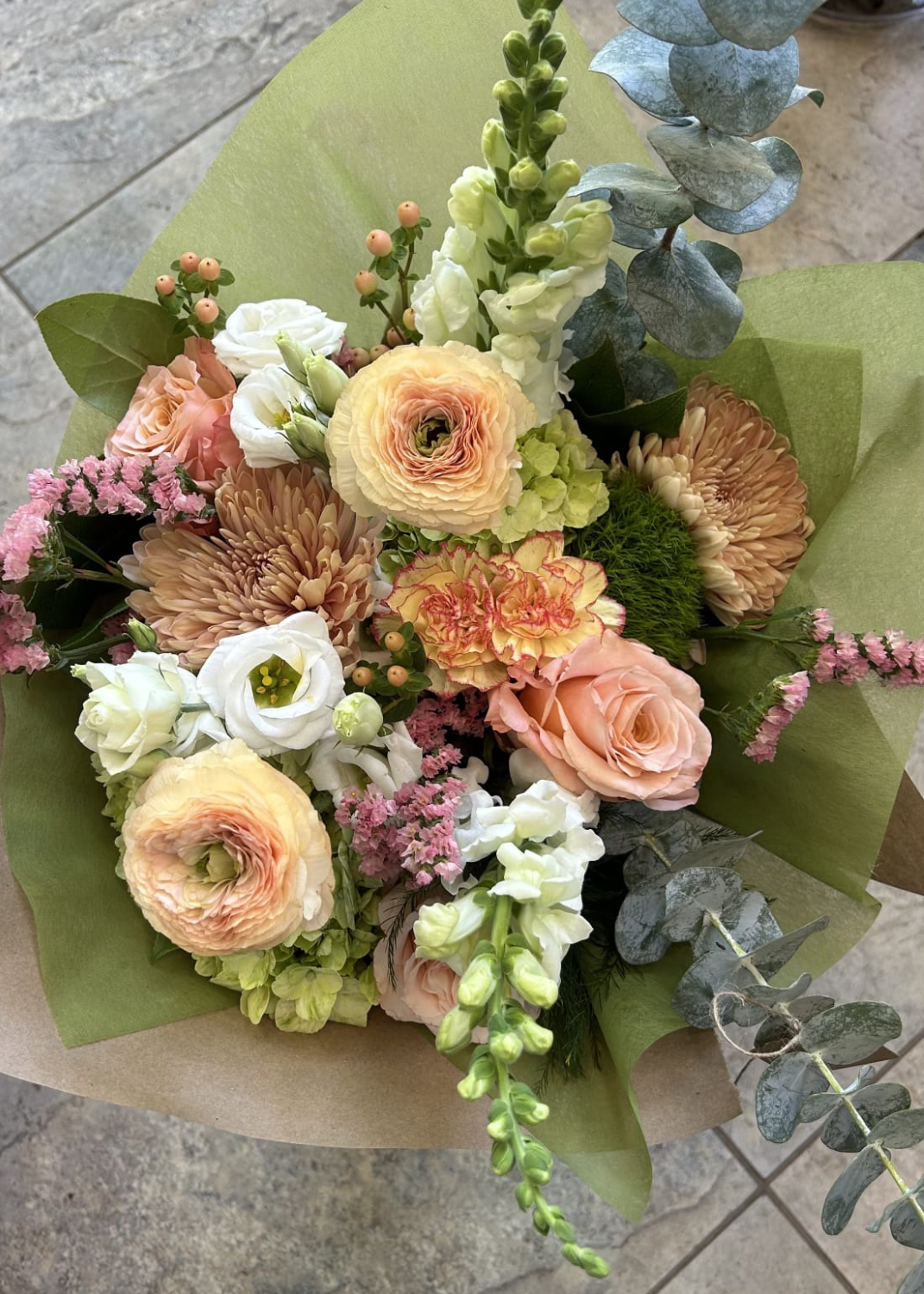 Summer peaches & cream bouquet