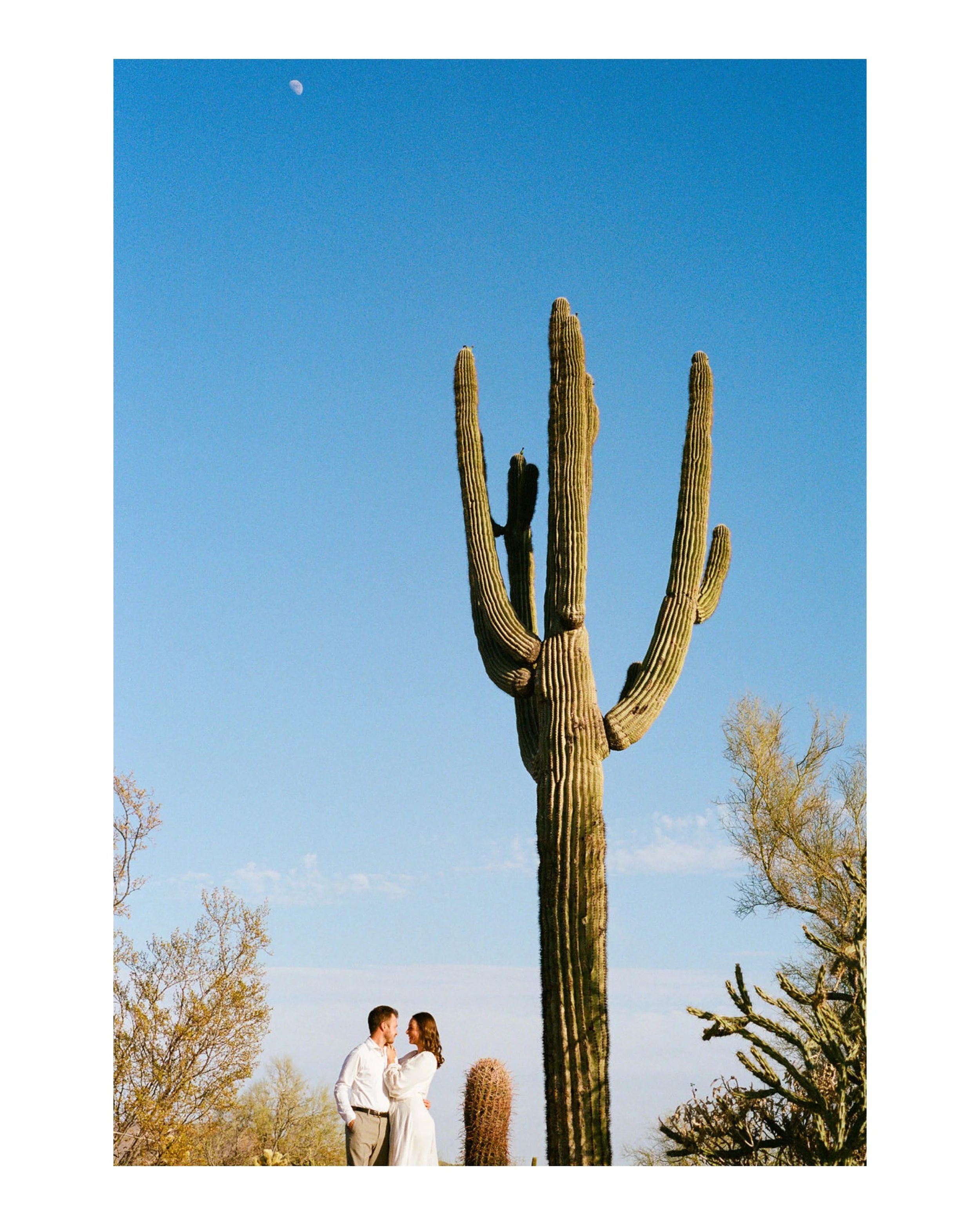 In 106 degree Arizona summers, we&rsquo;re still finding ways to get a roll of film out in the desert for engagement shoots. ❤️

Thanks to my friends @wilson.camera