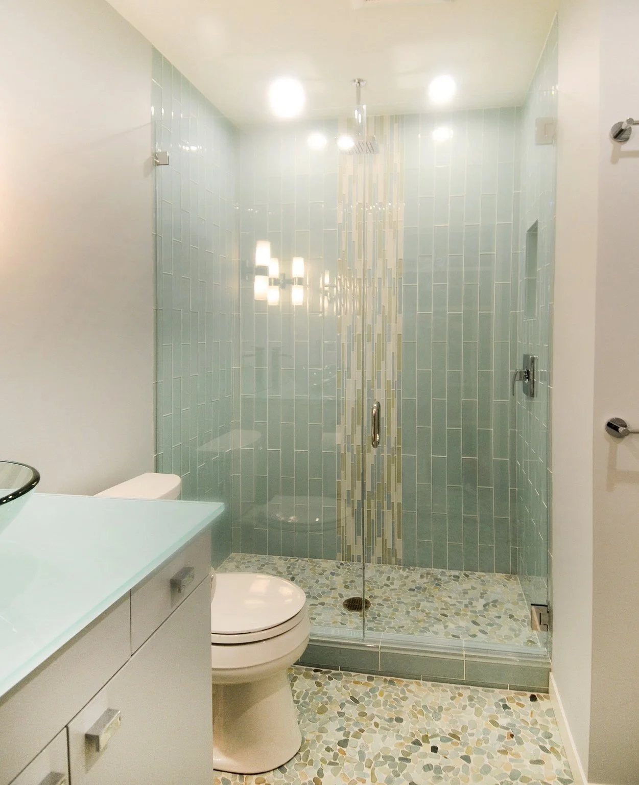 NEMEC-ShelterBay_Bath1_01.jpg