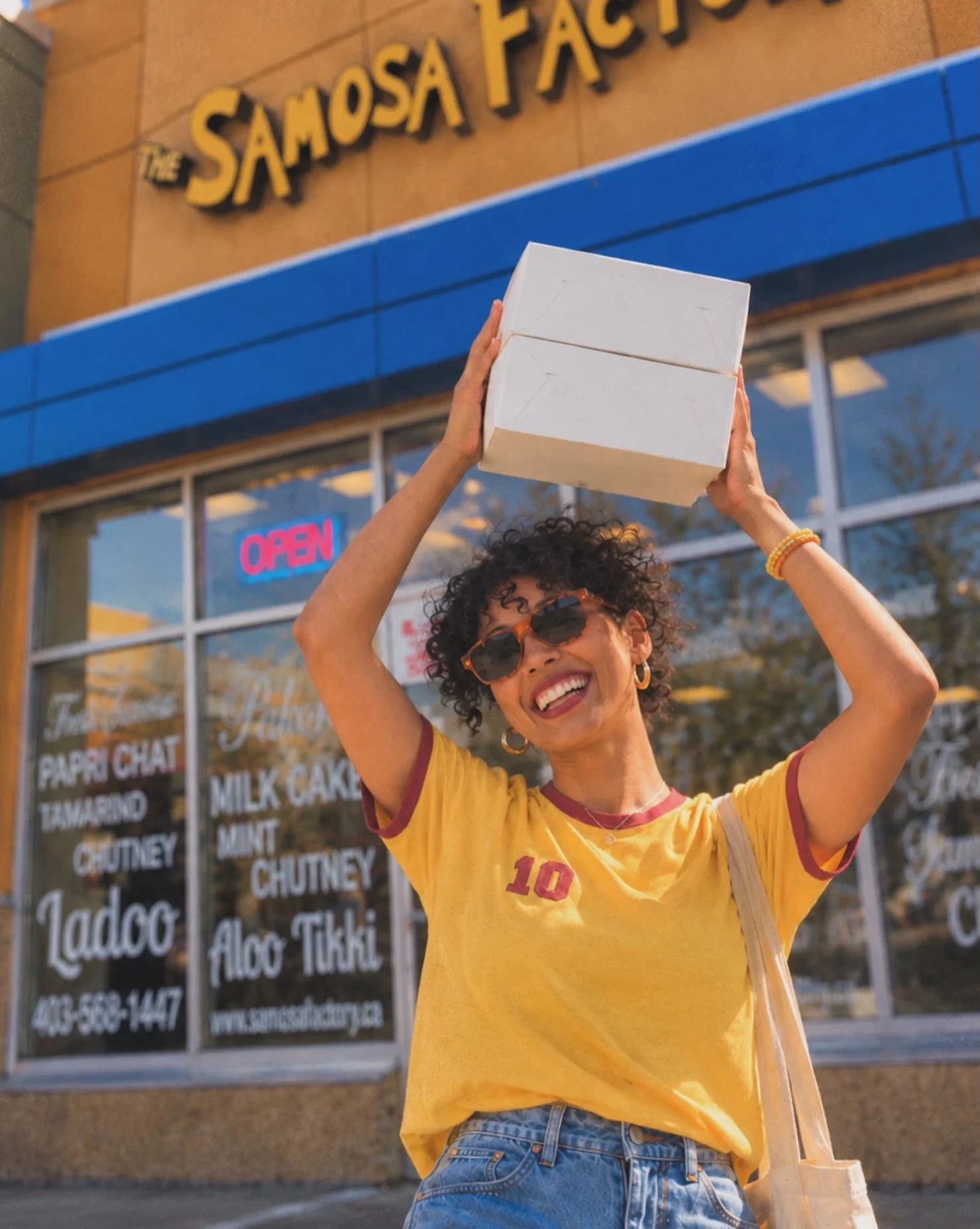 A quick stop. A very good decision. 💛

On your way home, between errands, or headed somewhere with friends. There&rsquo;s always a good reason to pick up a box (or two).