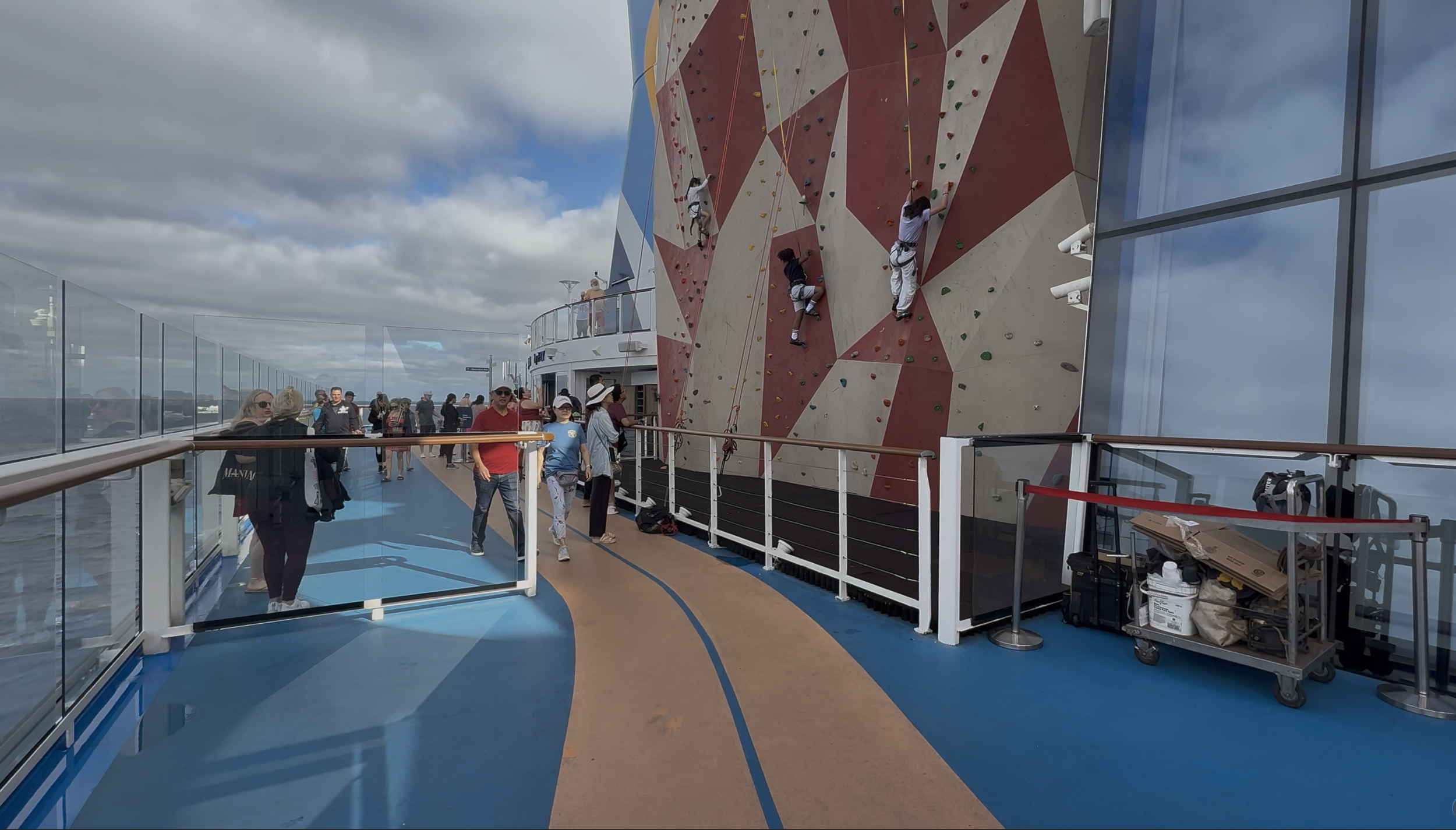 family-cruise-ship-rock-climbing-activity