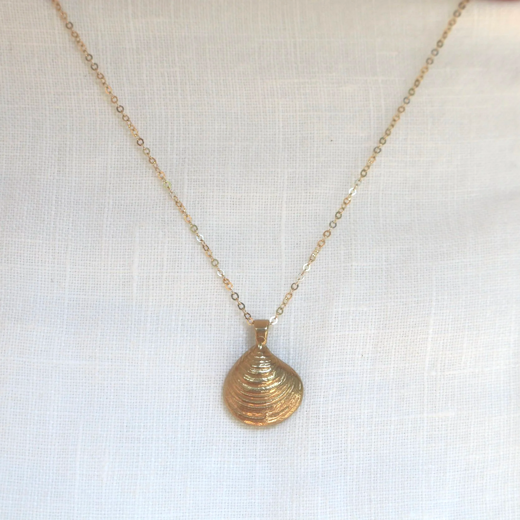 Chestnut Clam Necklace - PREORDER