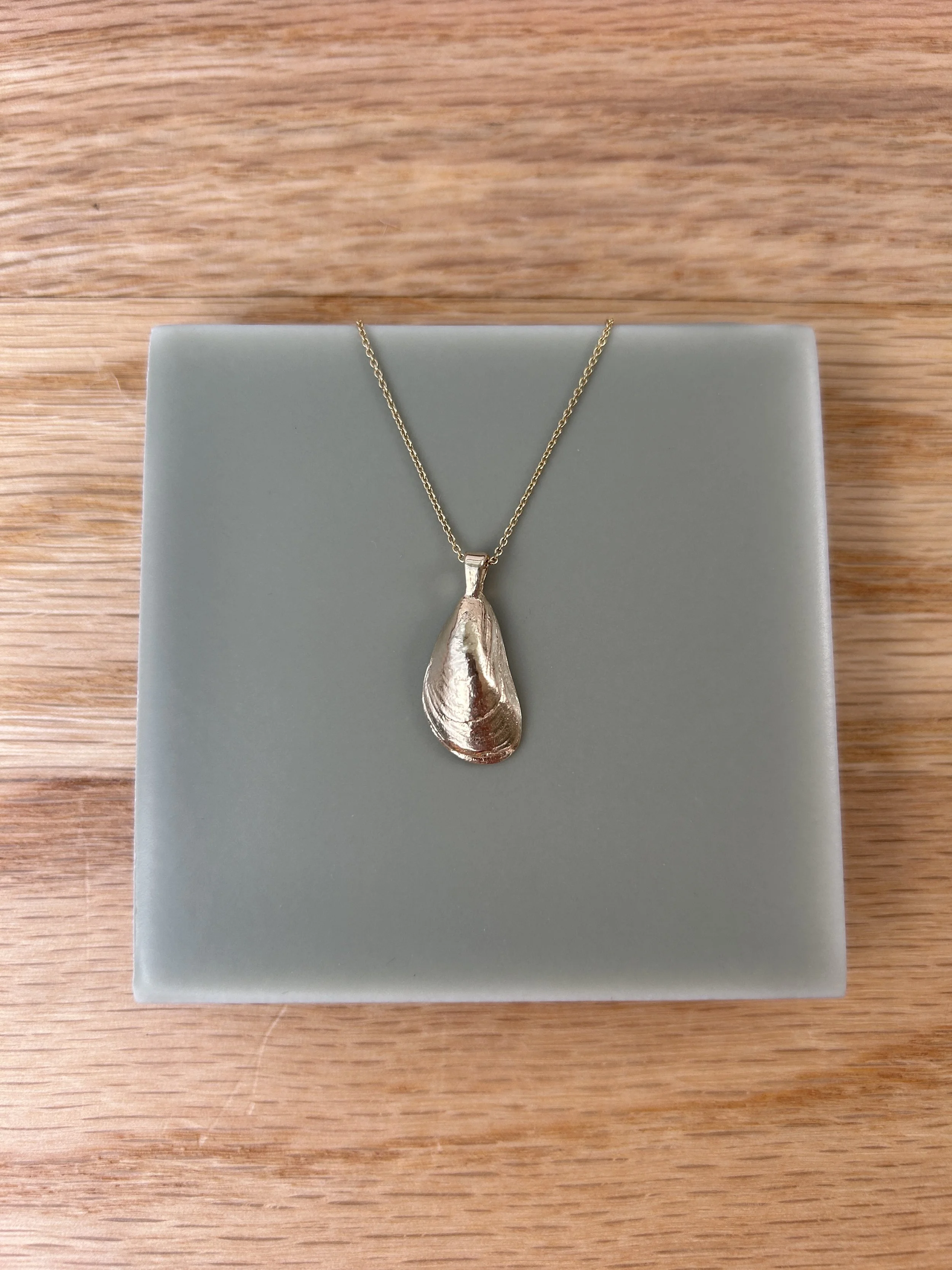 Blue Mussel Necklace - 14k solid gold