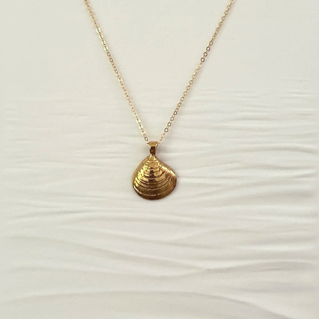 Chestnut Clam Necklace