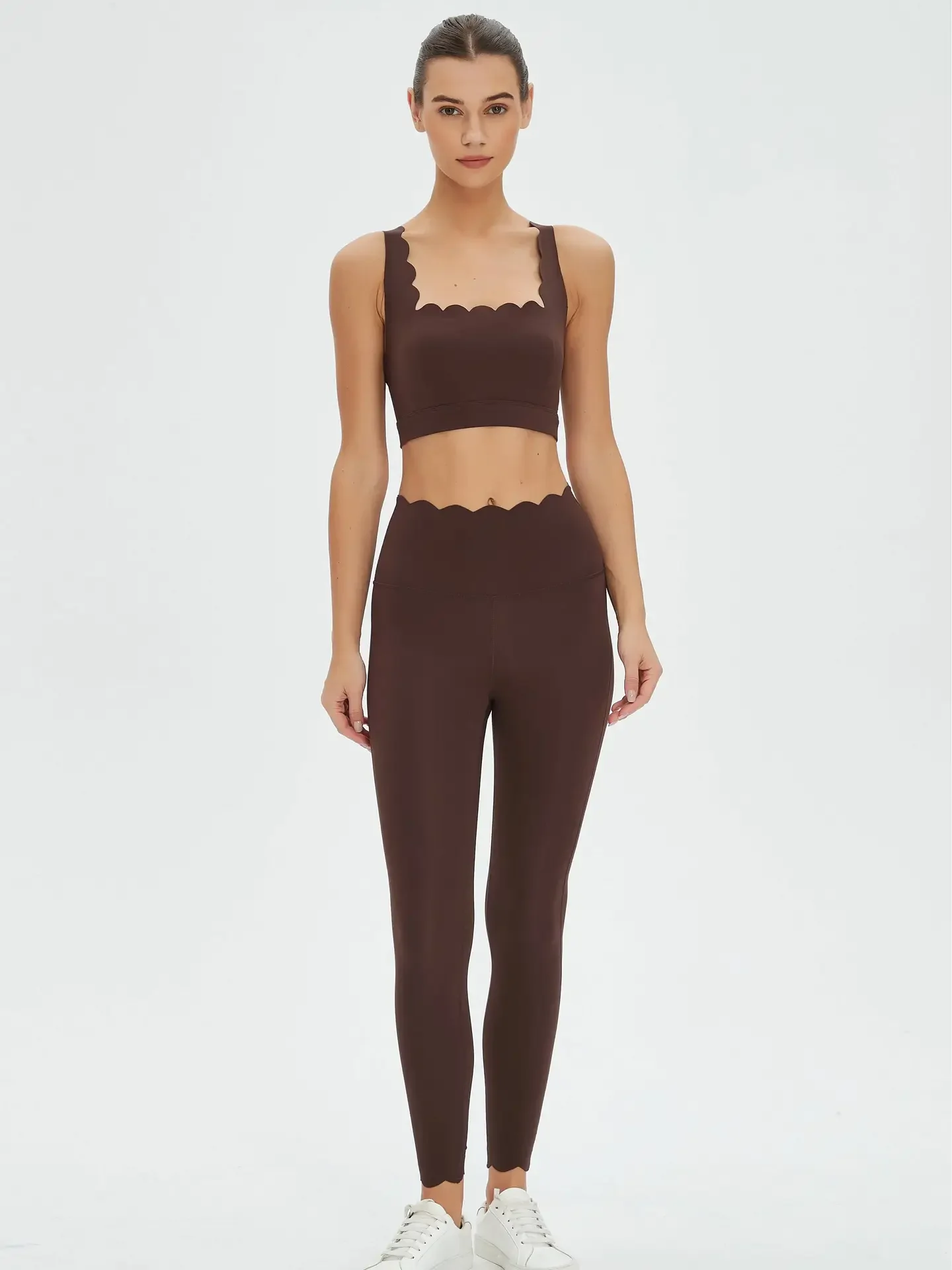 Scallop Sports Bra and Leggings 2-Piece Set