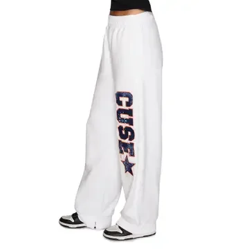 white sweatpants 1.webp