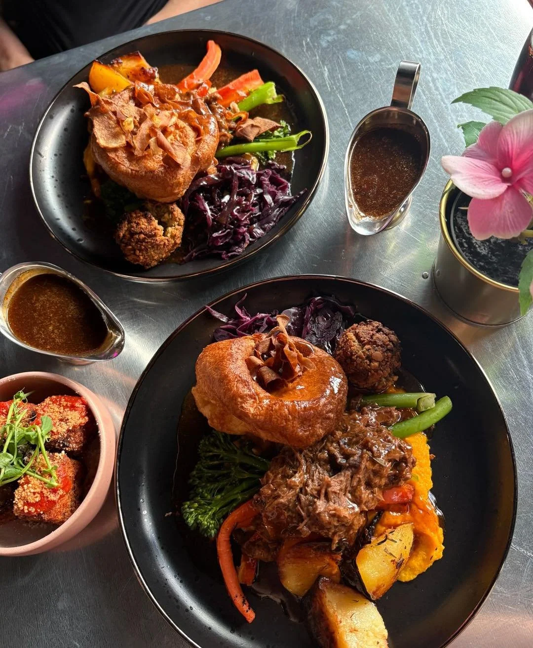 Don&rsquo;t miss out on your FAVOURITE DAY OF THE WEEK ✨
Sunday Roasts | Bookings available NOW!📲

SERVED 12PM - 5PM