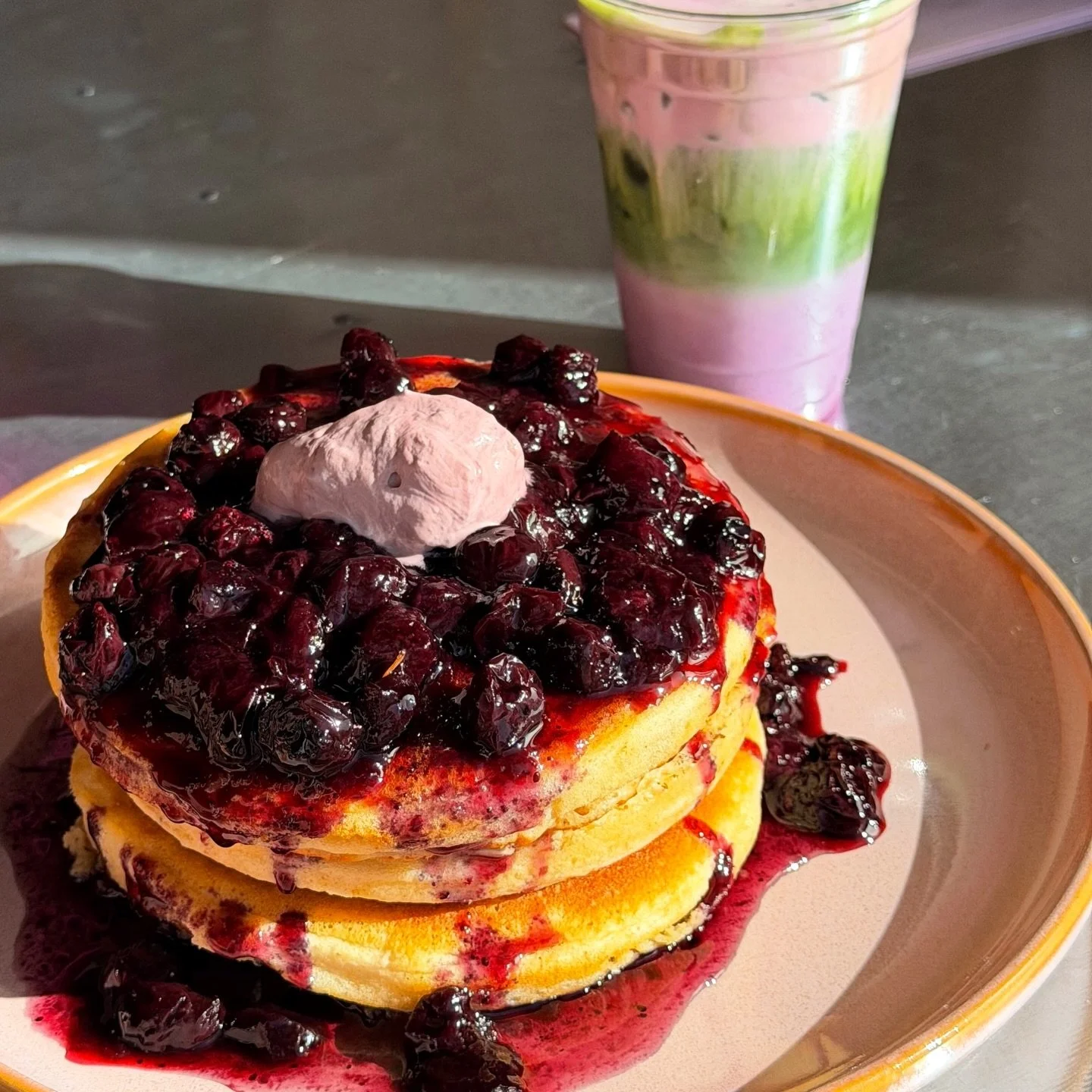 BREAKFAST IS SERVED ✨🫐
Serving you pancakes, bagels and all the eggs you can eat EVERY DAY 9AM-11:45AM💕

We get pretty busy on weekends so BOOK A TABLE to avoid disappointment 📲