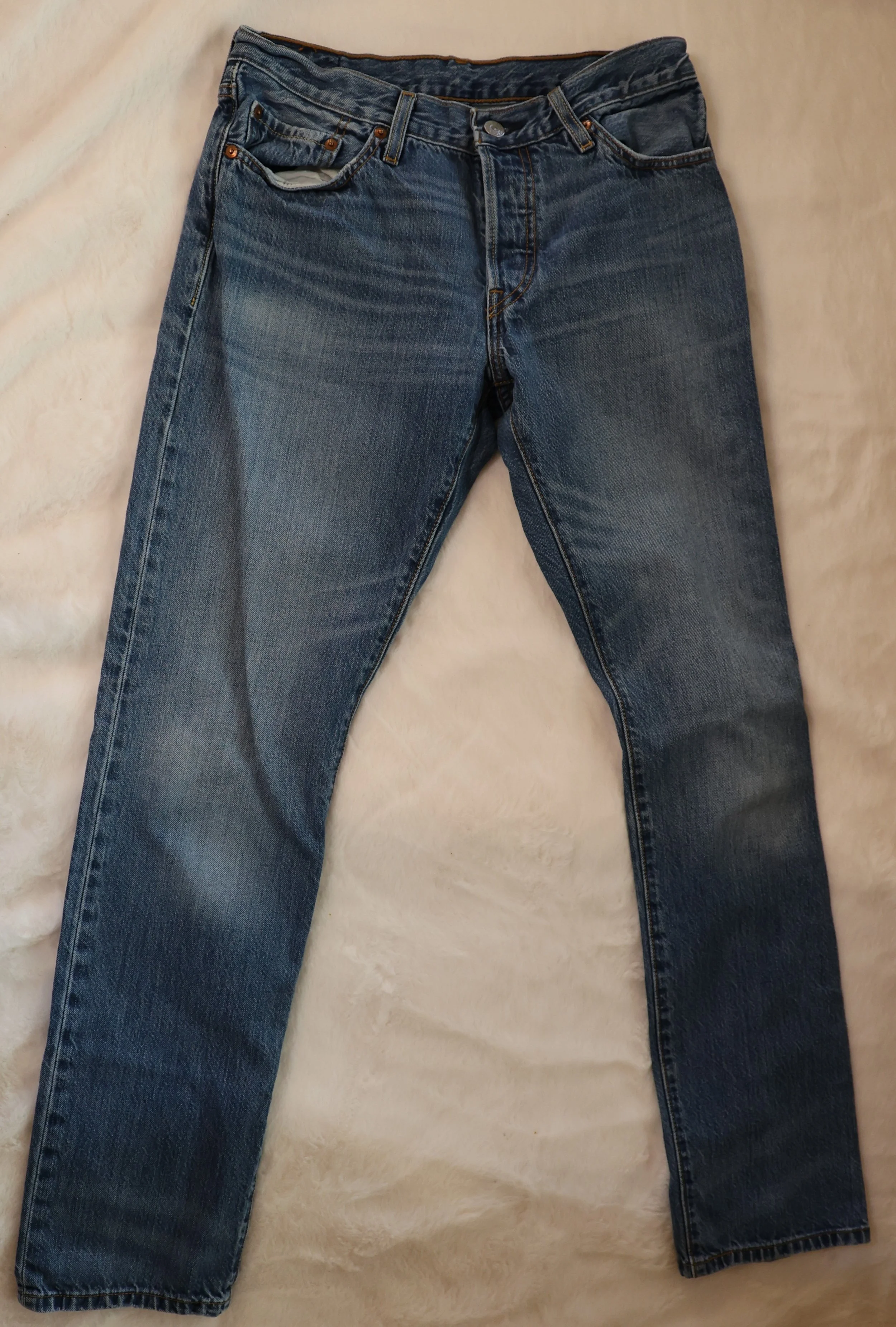 Levi's 501 Button Fly Jeans Size 27 x 32 Very Good Condition