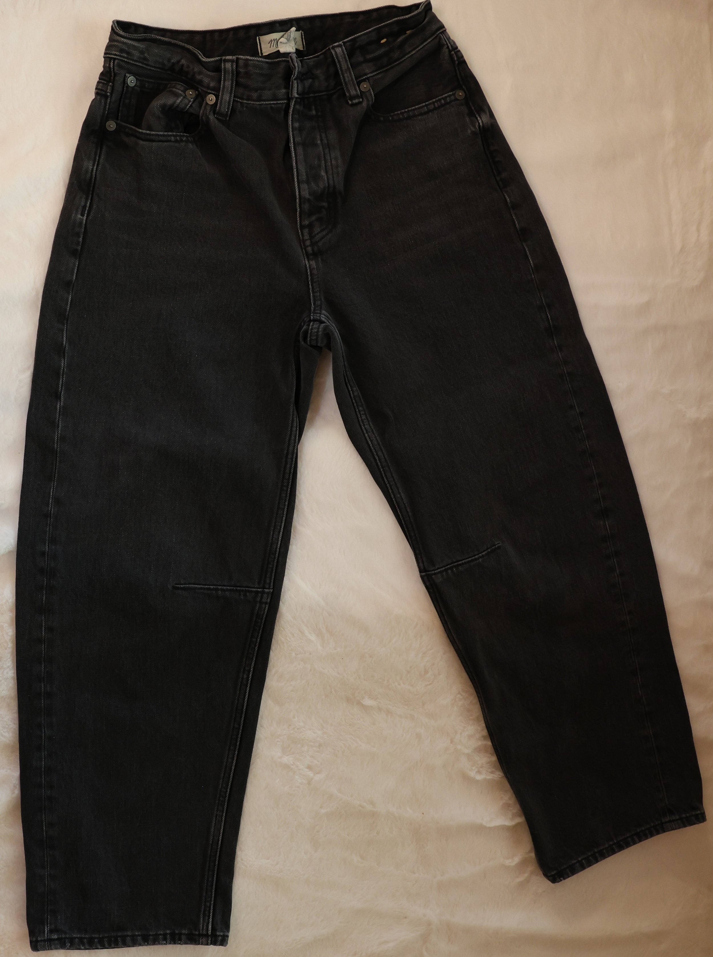 Madewell Darted Barrel Leg Jeans in Black Size 25 Very Good Condition