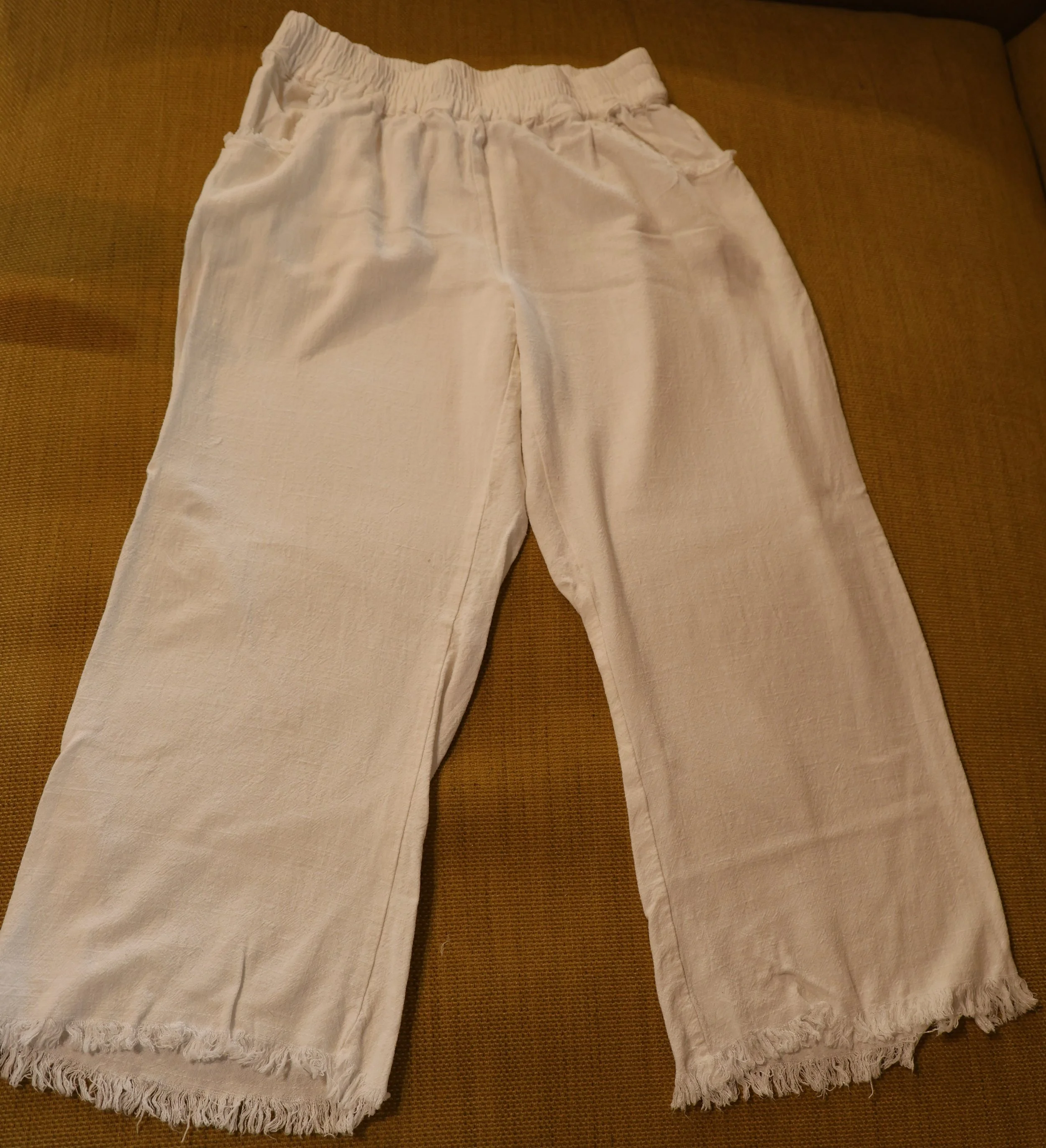 Umgee Cropped White Linen/Cotton Pants Size Small Very Good Condition
