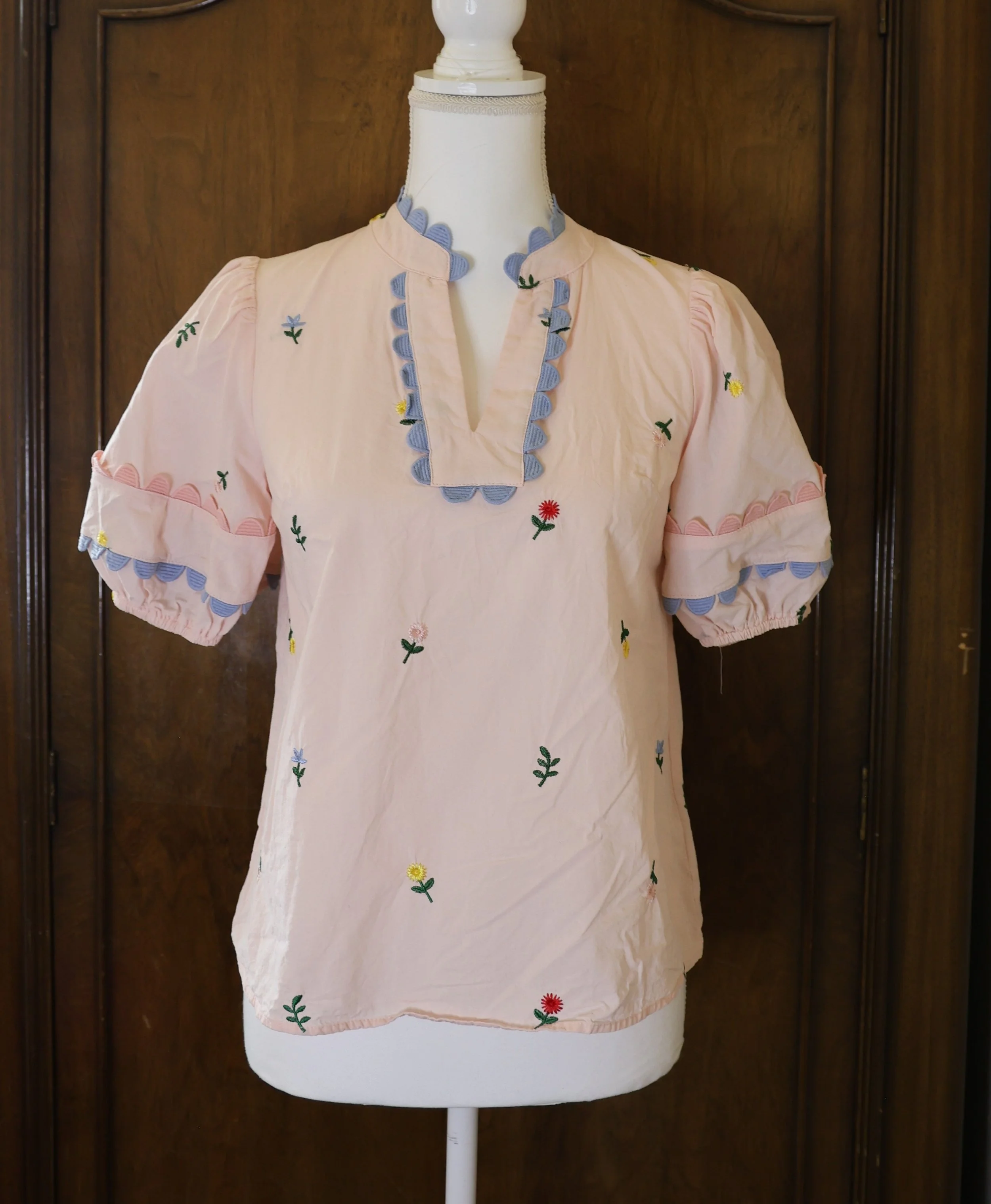Love Wednesday Pink Embroidered Top Size Small Very Good Condition