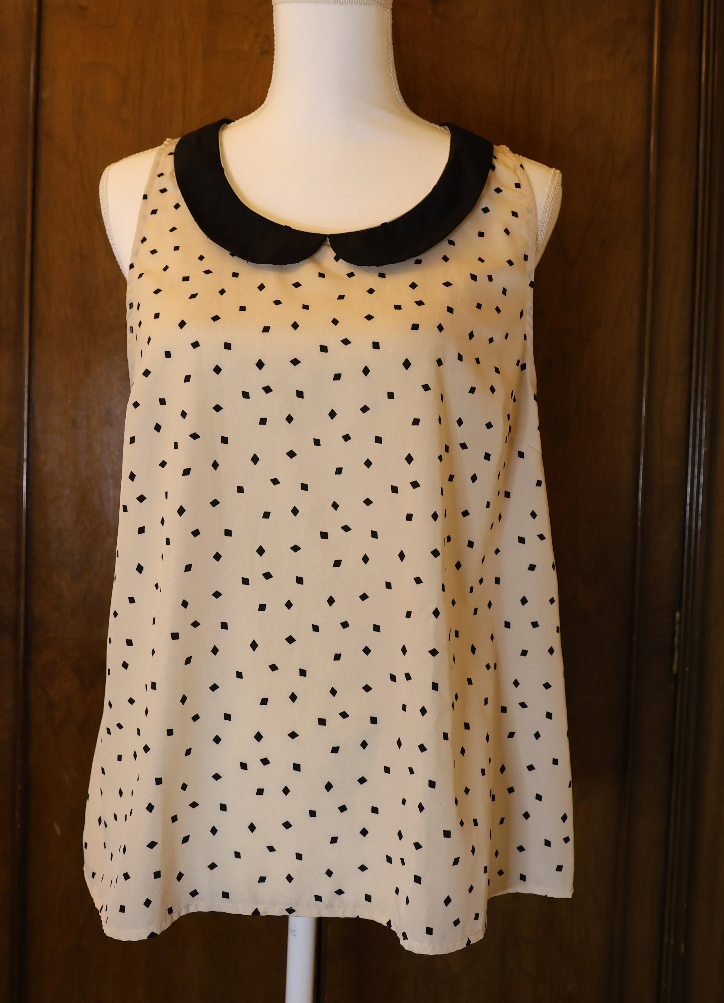 Cynthia Rowley Sleevless Peter Pan Collar Top Size Large Very Good Condition