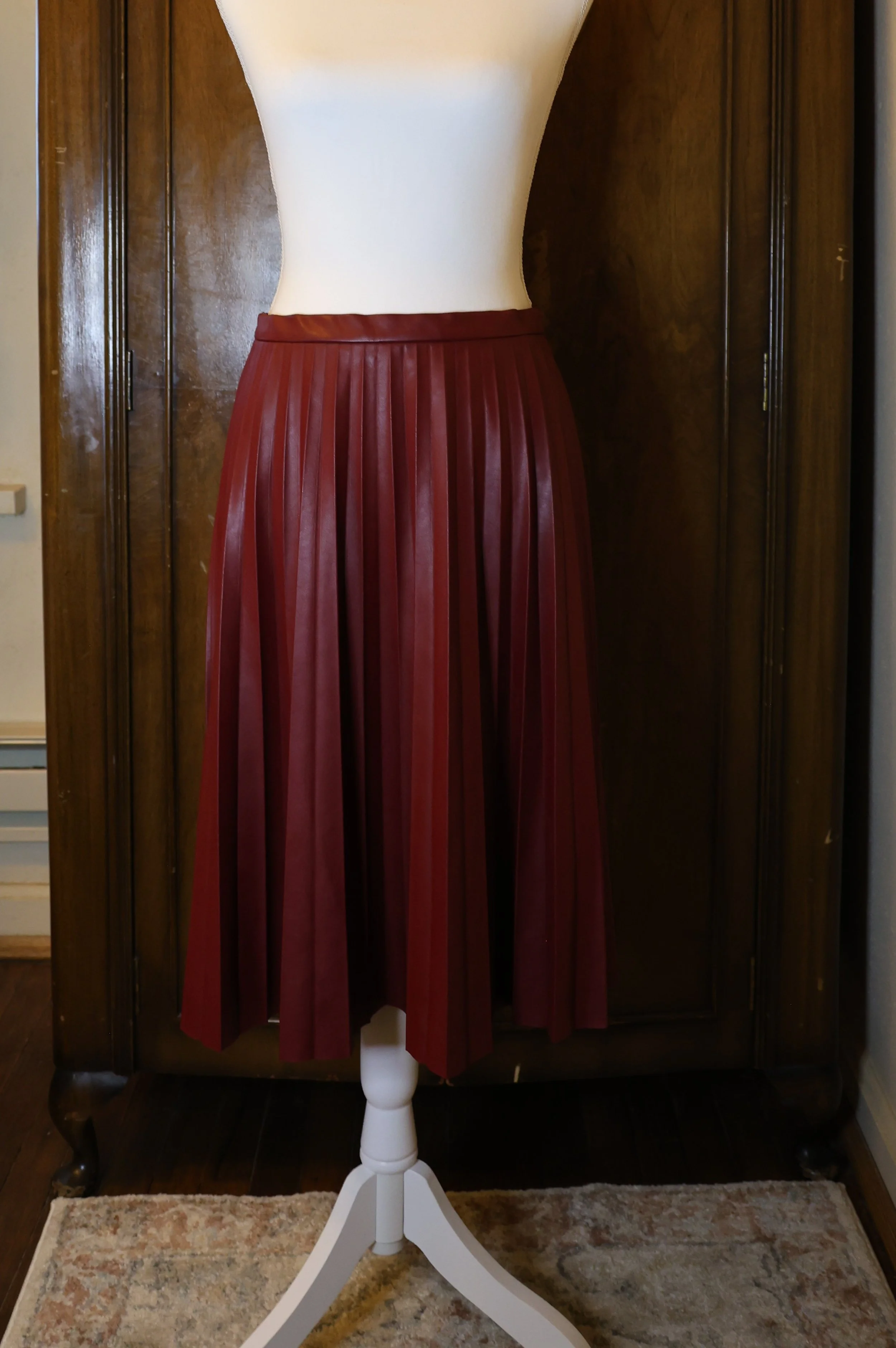 J Crew Faux Leather Burgandy Pleated Skirt Size 4 NWOT