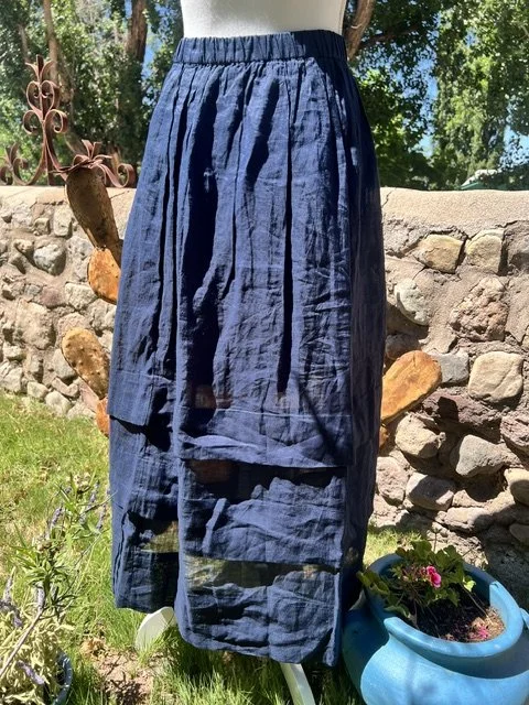 J Crew Navy Blue Ramie Skirt in Very Good Condition Size XS