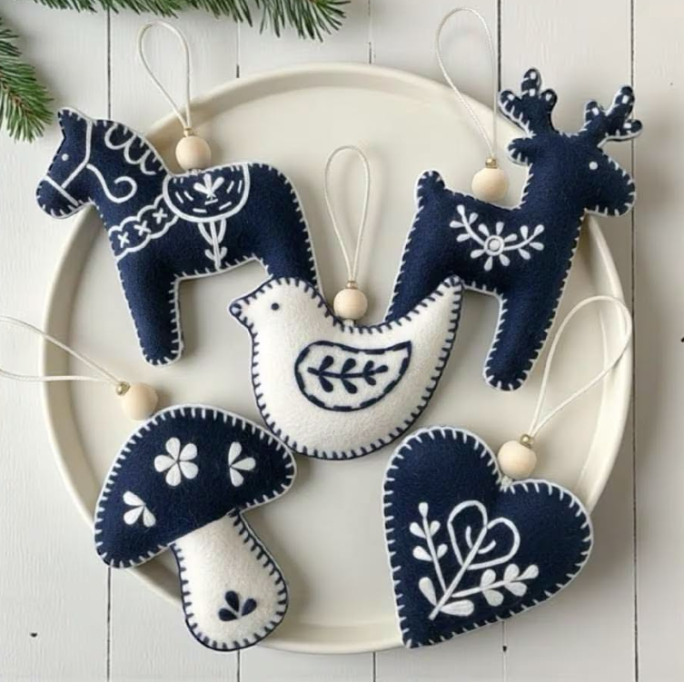 Christmas Felt Decorations Saturday 12th December 10AM - 1PM