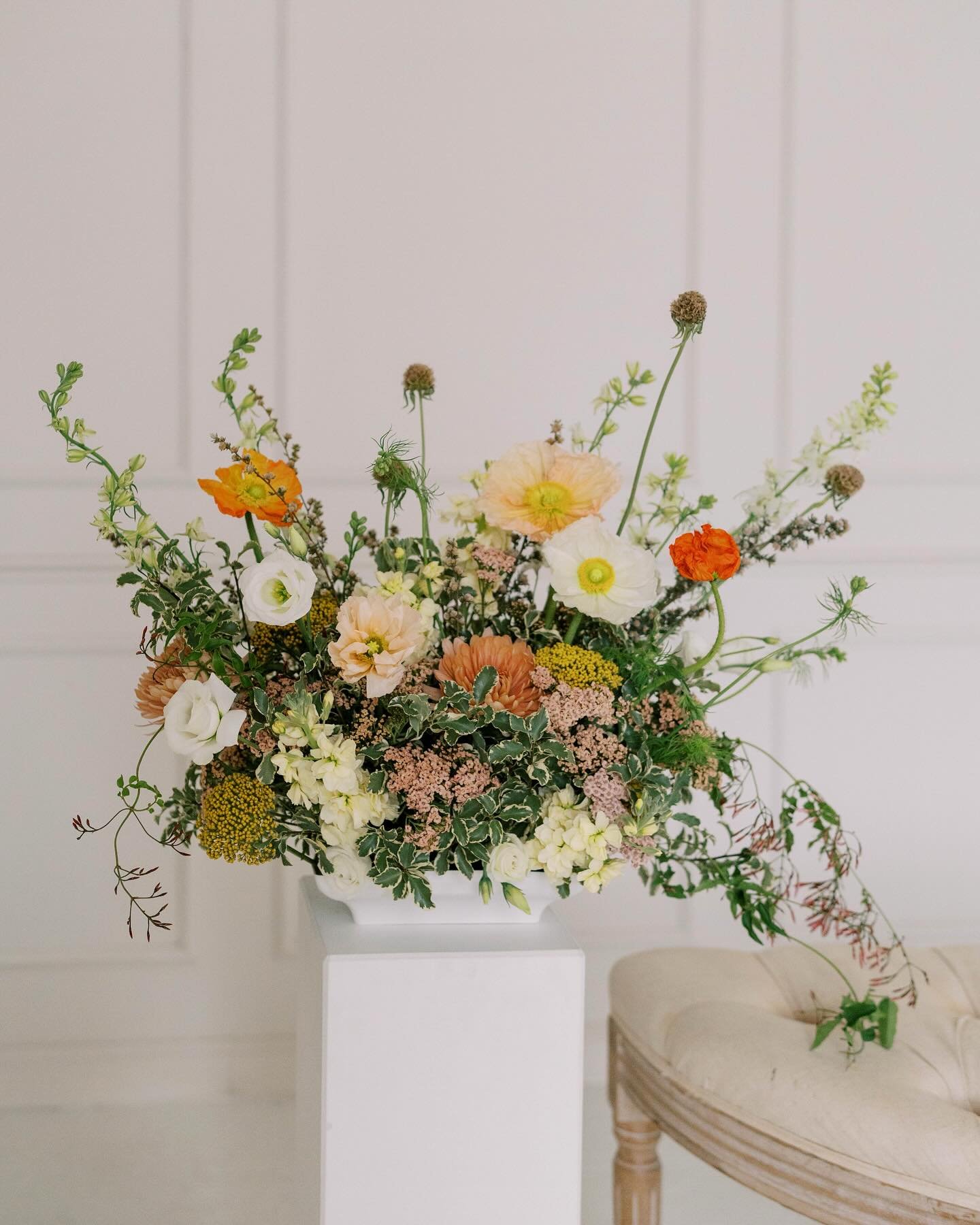 Whimsical blooms for @lauranicolephotos Mother&rsquo;s Day Minis 🤍