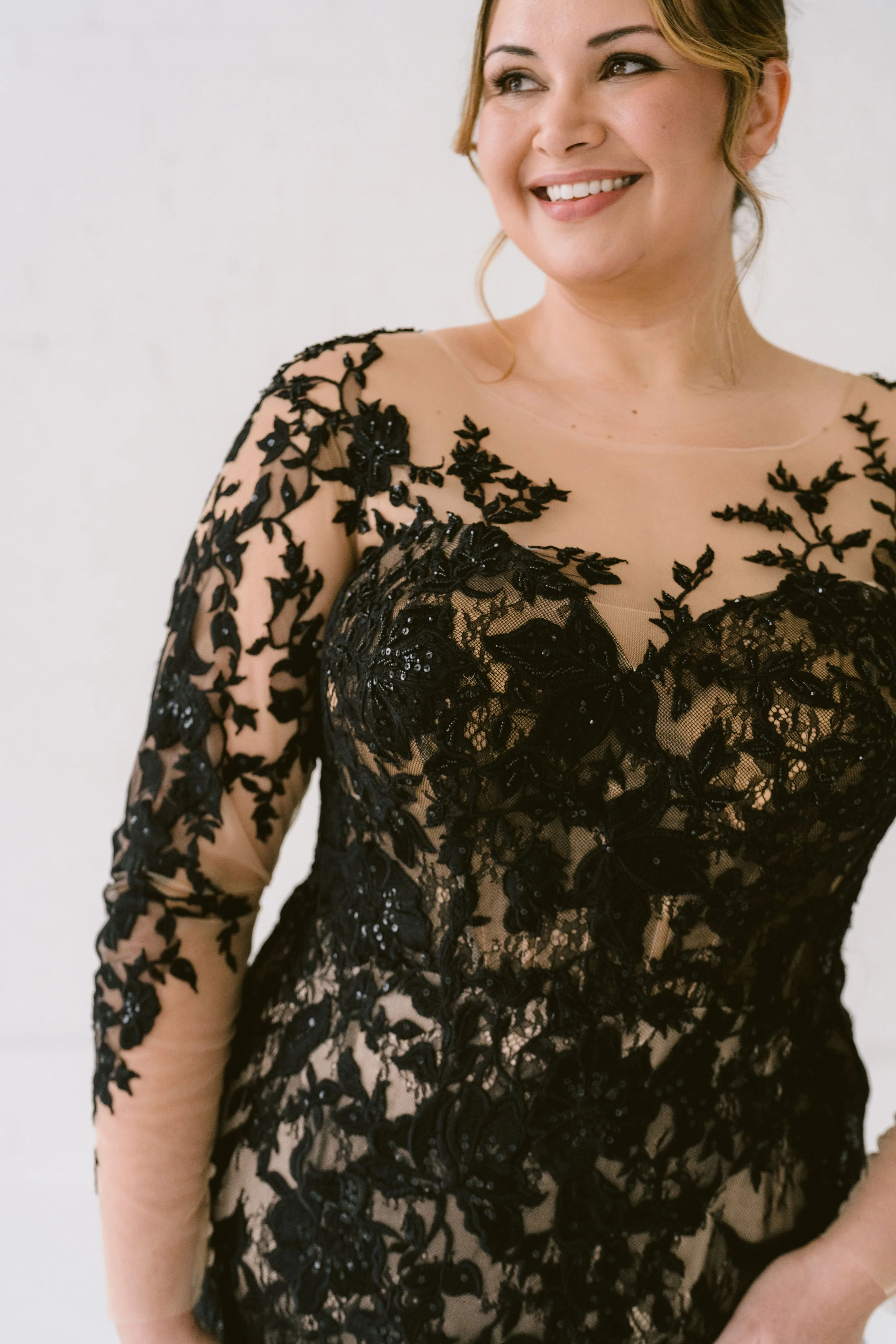 CURVE-COUTURE-BRIDAL-GLAM-COLLECTION-HILLARY (4).jpg