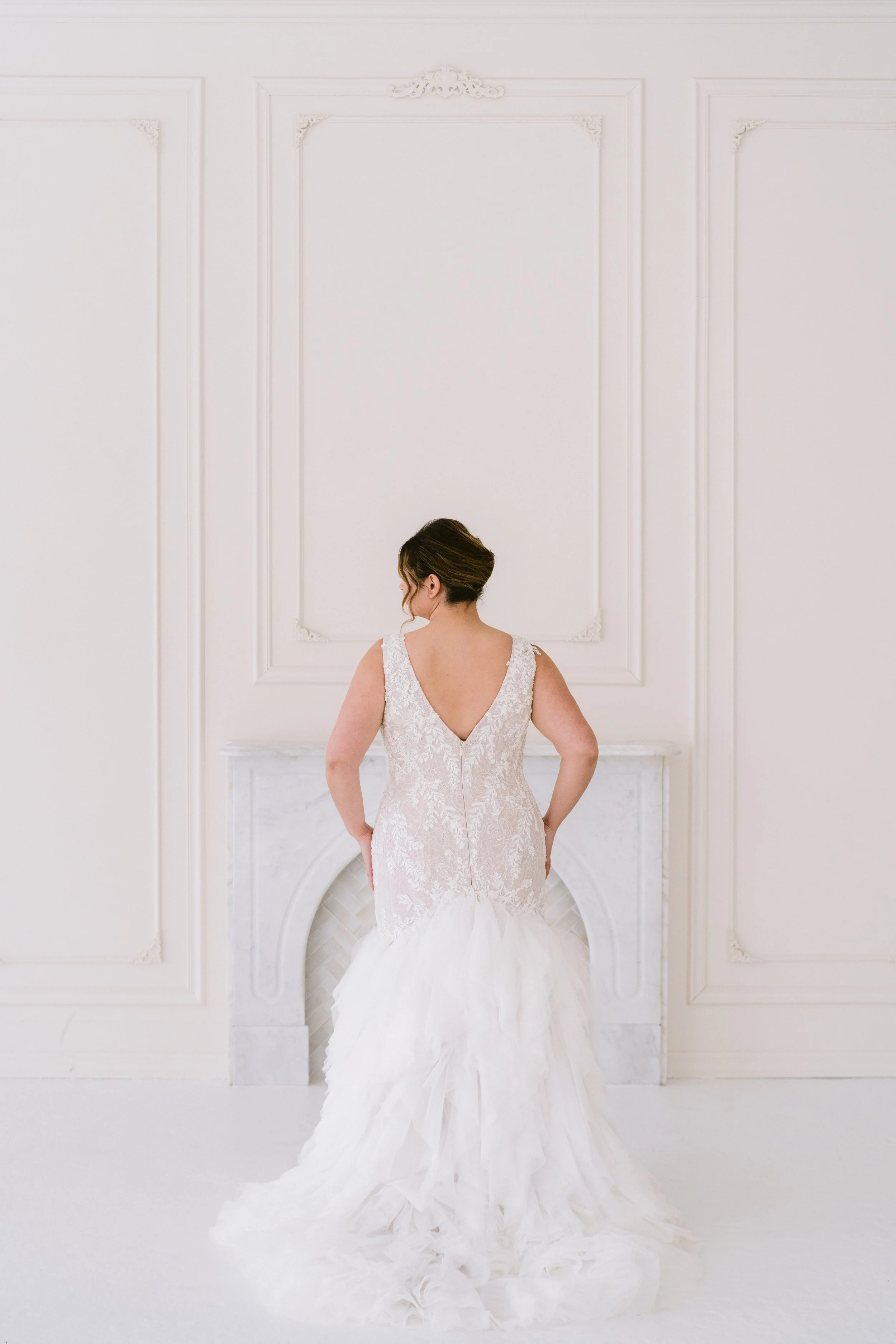 CURVE-COUTURE-BRIDAL-SIGNATURE-COLLECTION-MARGOT (3).jpg