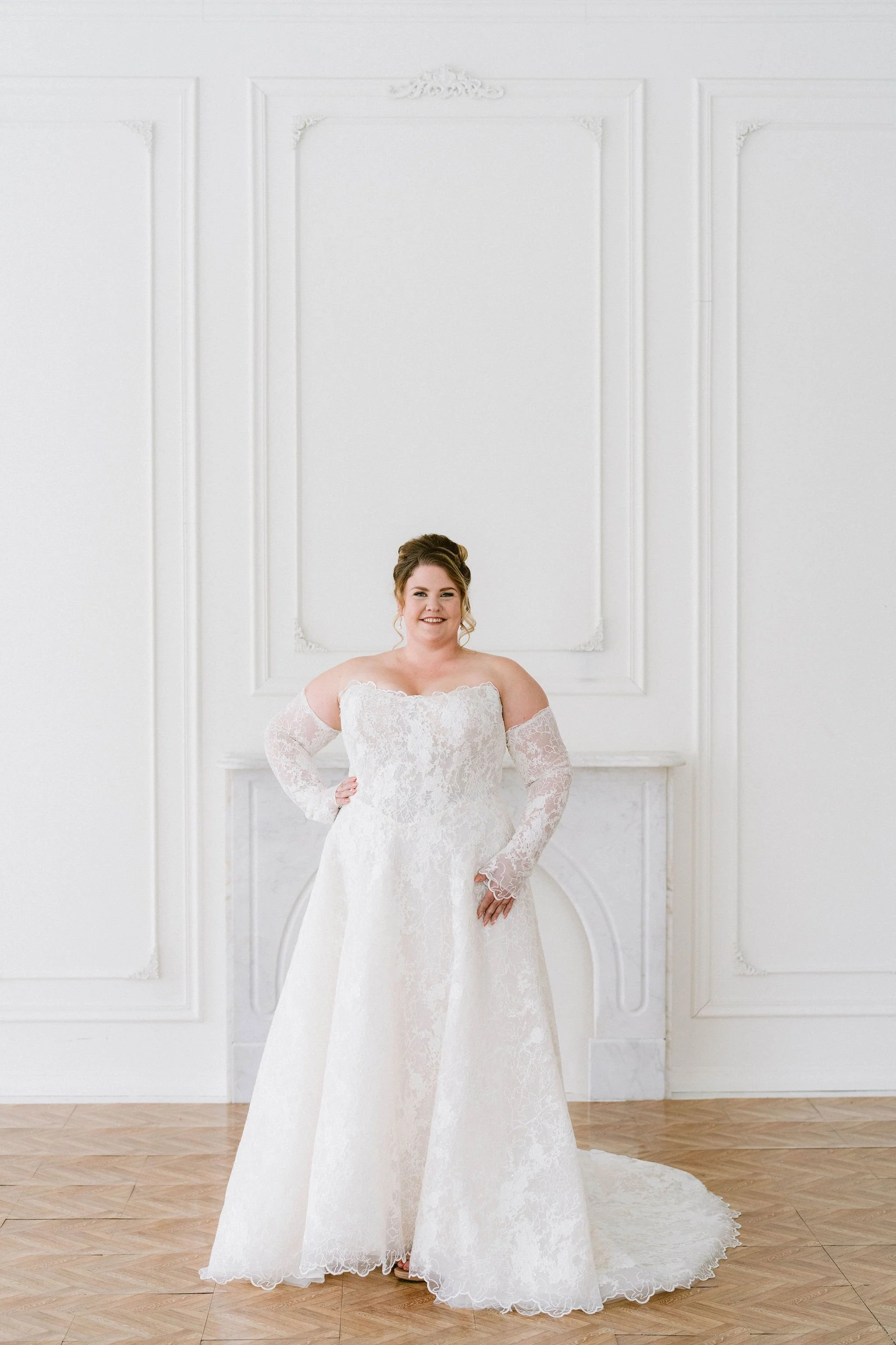 CURVE-COUTURE-BRIDAL-SIGNATURE-COLLECTION-MILA (3).jpg