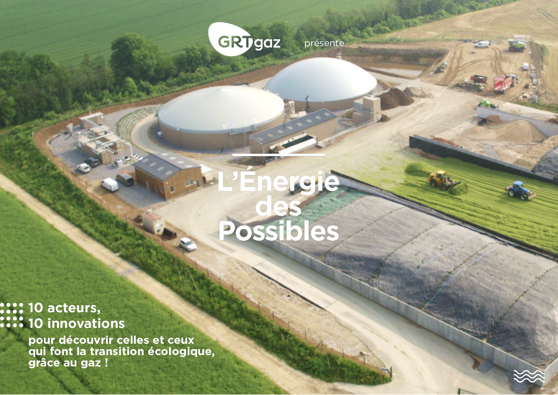 Une centrale de production d'énergie alimentée au gaz, avec deux grands réservoirs en forme de dômes, située dans une zone rurale avec des champs environnants, spécifiquement utilisée pour découvrir des innovations dans la transition écologique grâce au gaz.
