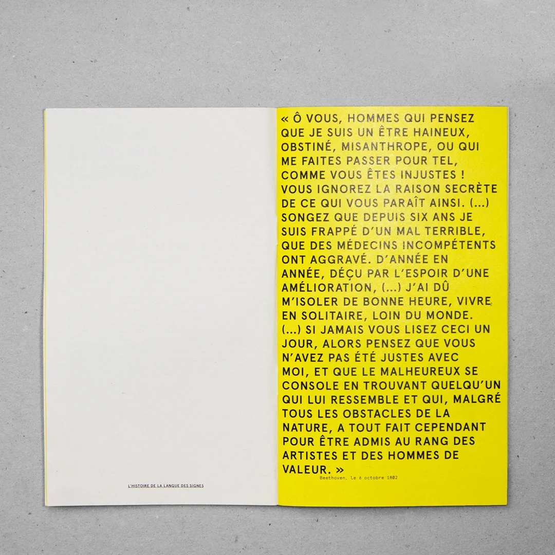 Page d'un livre avec un fond blanc sur la gauche et un fond jaune sur la droite, contenant un texte en français de Beethoven daté du 6 octobre 1802.