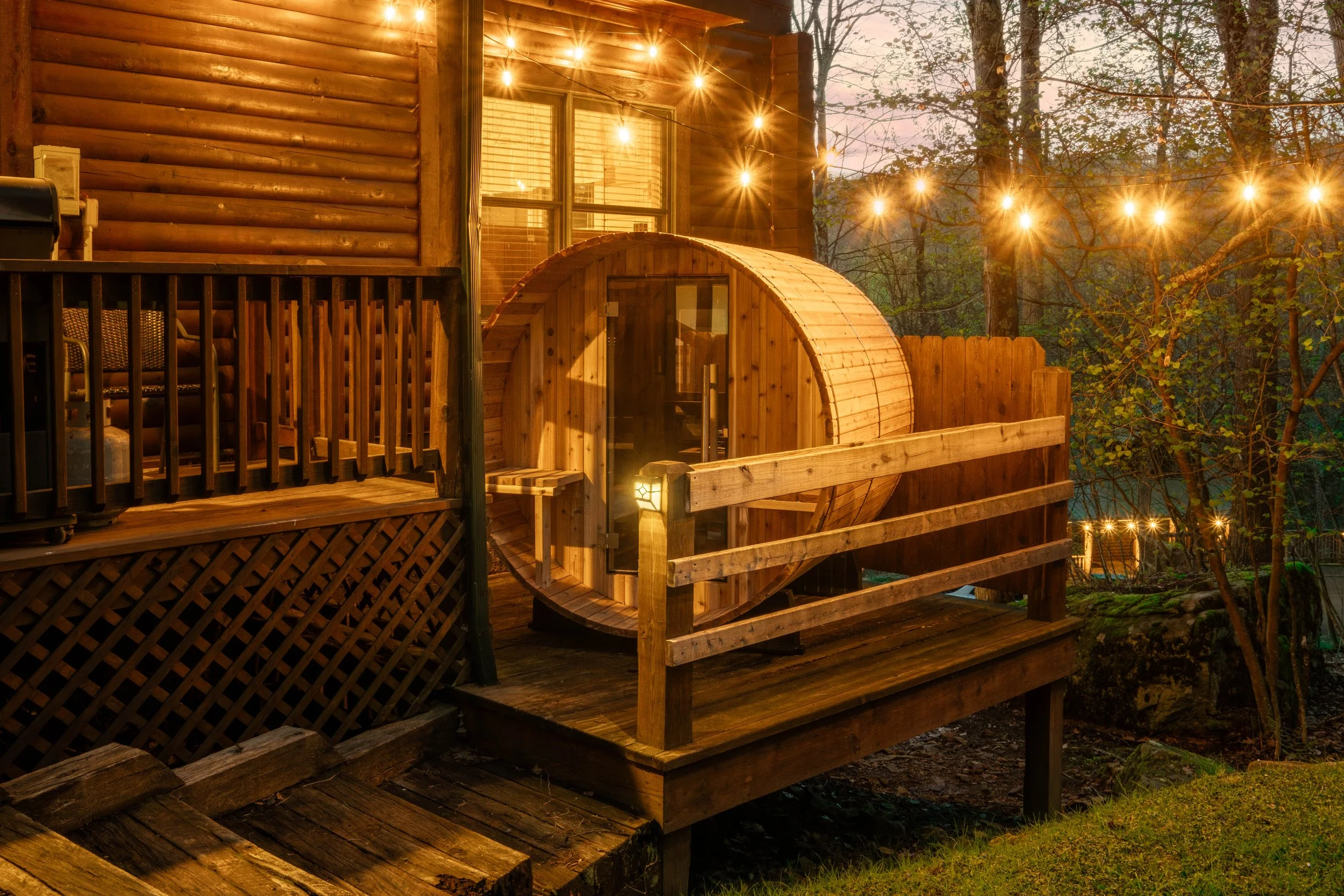 pine-and-paw-lodge-outdoor-sauna-relax.jpg