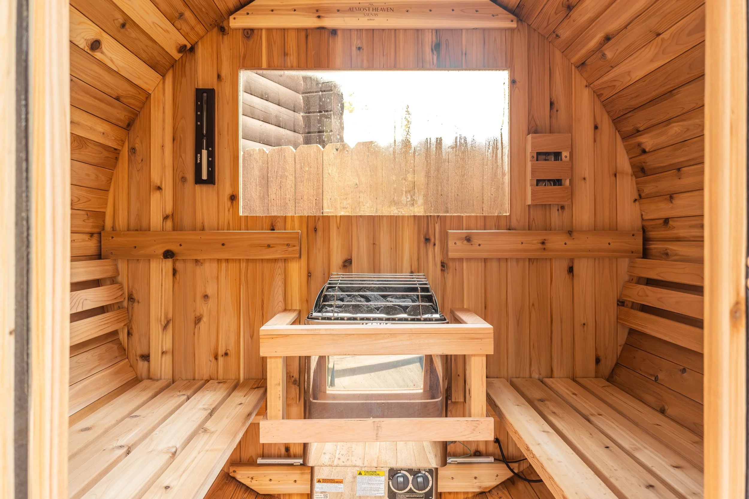 pine-and-paw-lodge-amentities-sauna-relax.jpg