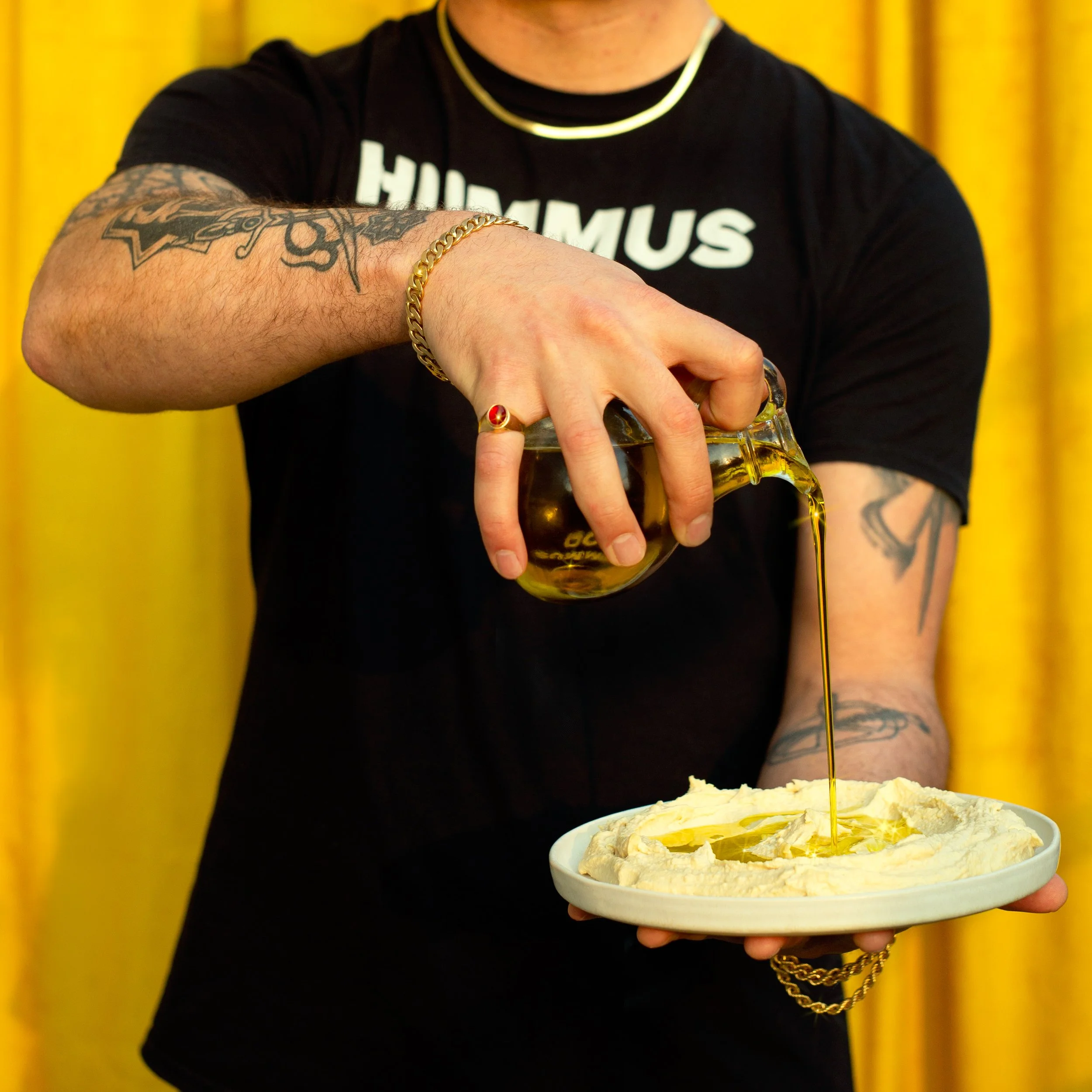 JOHNNY + pour CU 01.jpg