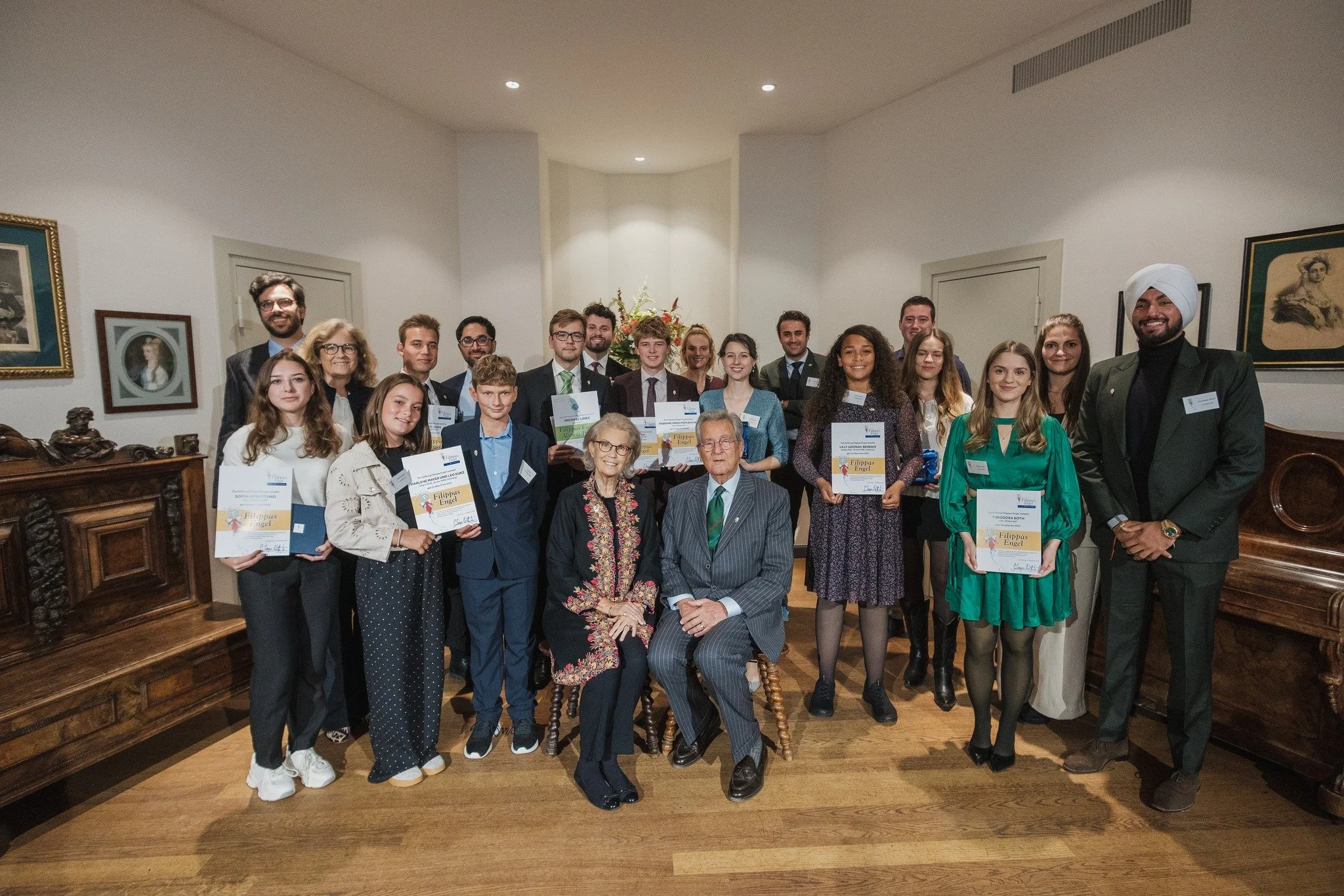 Gestern, bei der feierlichen Preisverleihung wurden wieder ganz besondere junge Menschen ausgezeichnet. 🌟
Unsere diesj&auml;hrigen Preistr&auml;gerinnen und Preistr&auml;ger setzen sich mit Herz, Mut und Engagement f&uuml;r andere ein, sie sind wahr