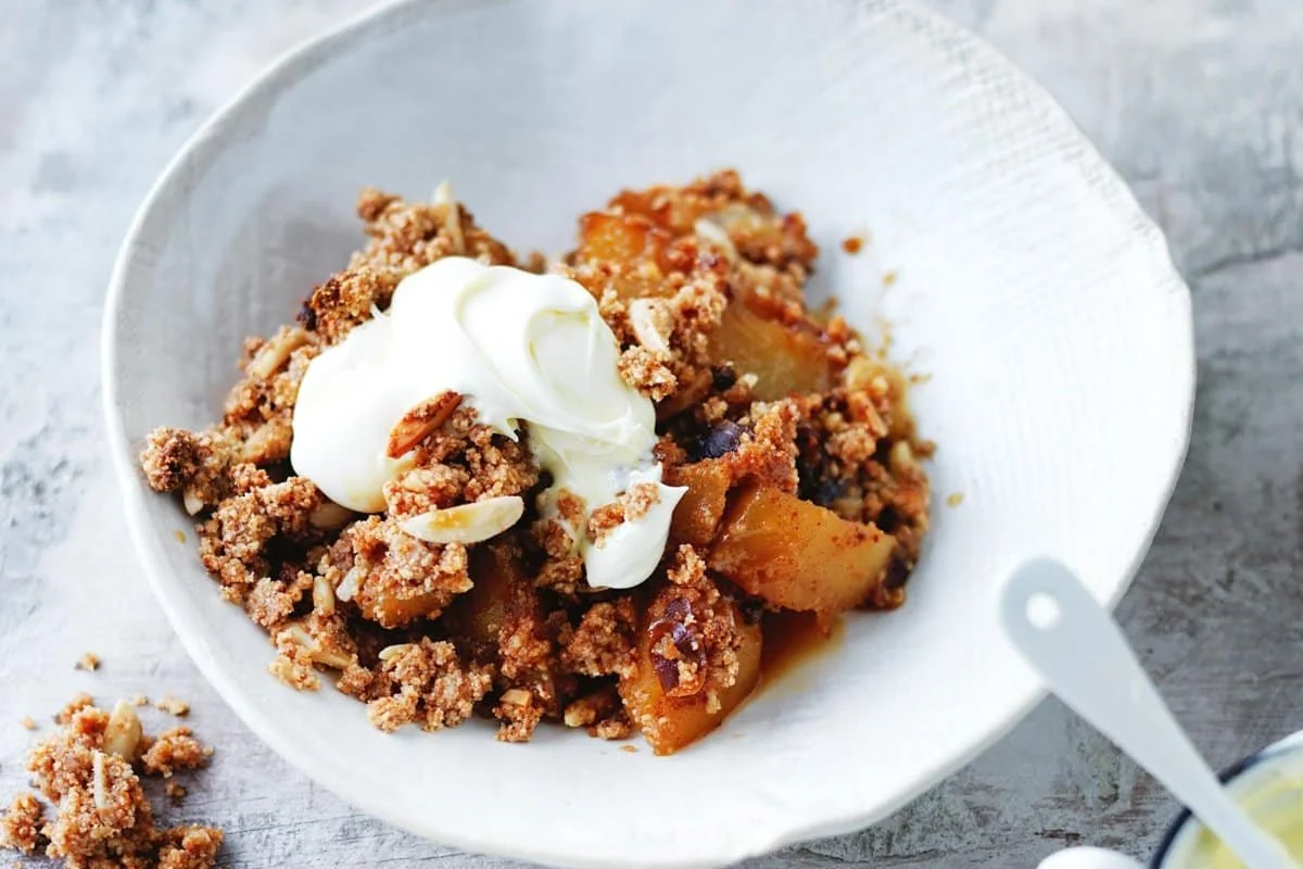 6 Easy Steps to make Spiced Apple and Pear Crumble