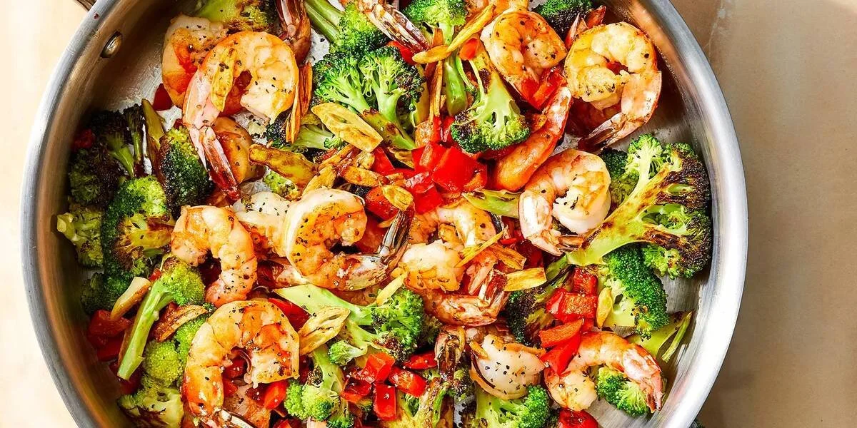 1-Pot Garlicky Prawns & Broccoli