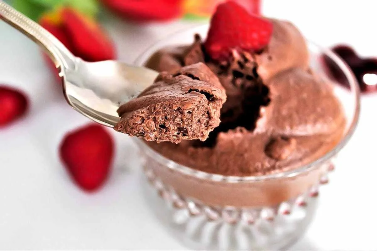 Low-Calorie Chocolate Mousse in 3 easy steps