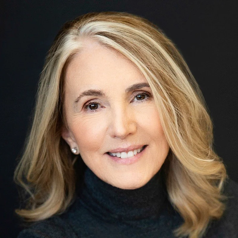 Headshot image of Julie Winkle Giulioni, Author of Help Them Grow Or Watch Them Go