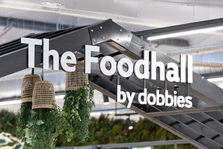 Dobbies Garden and restaurant craft fair