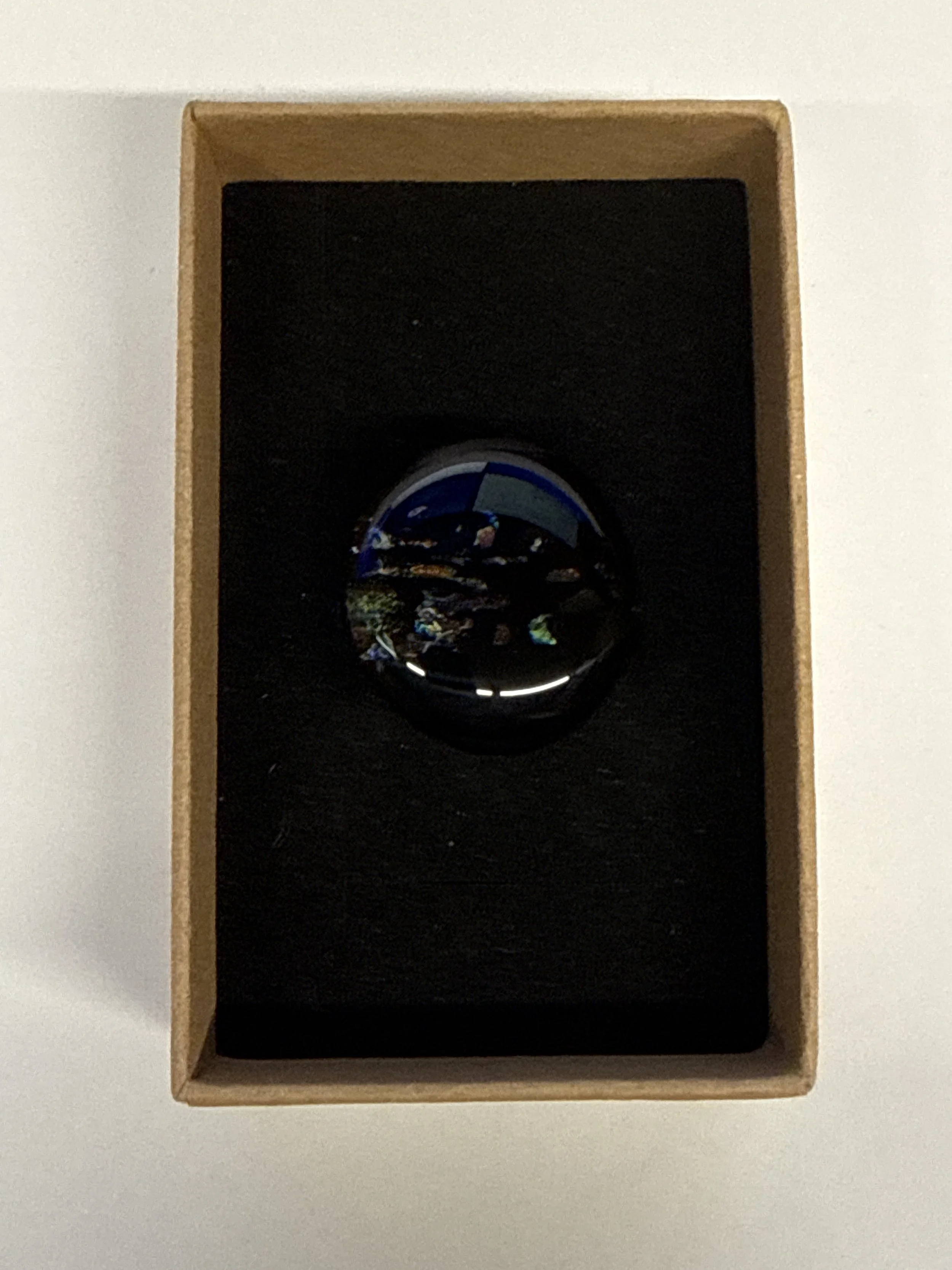 Round shape black dichroic