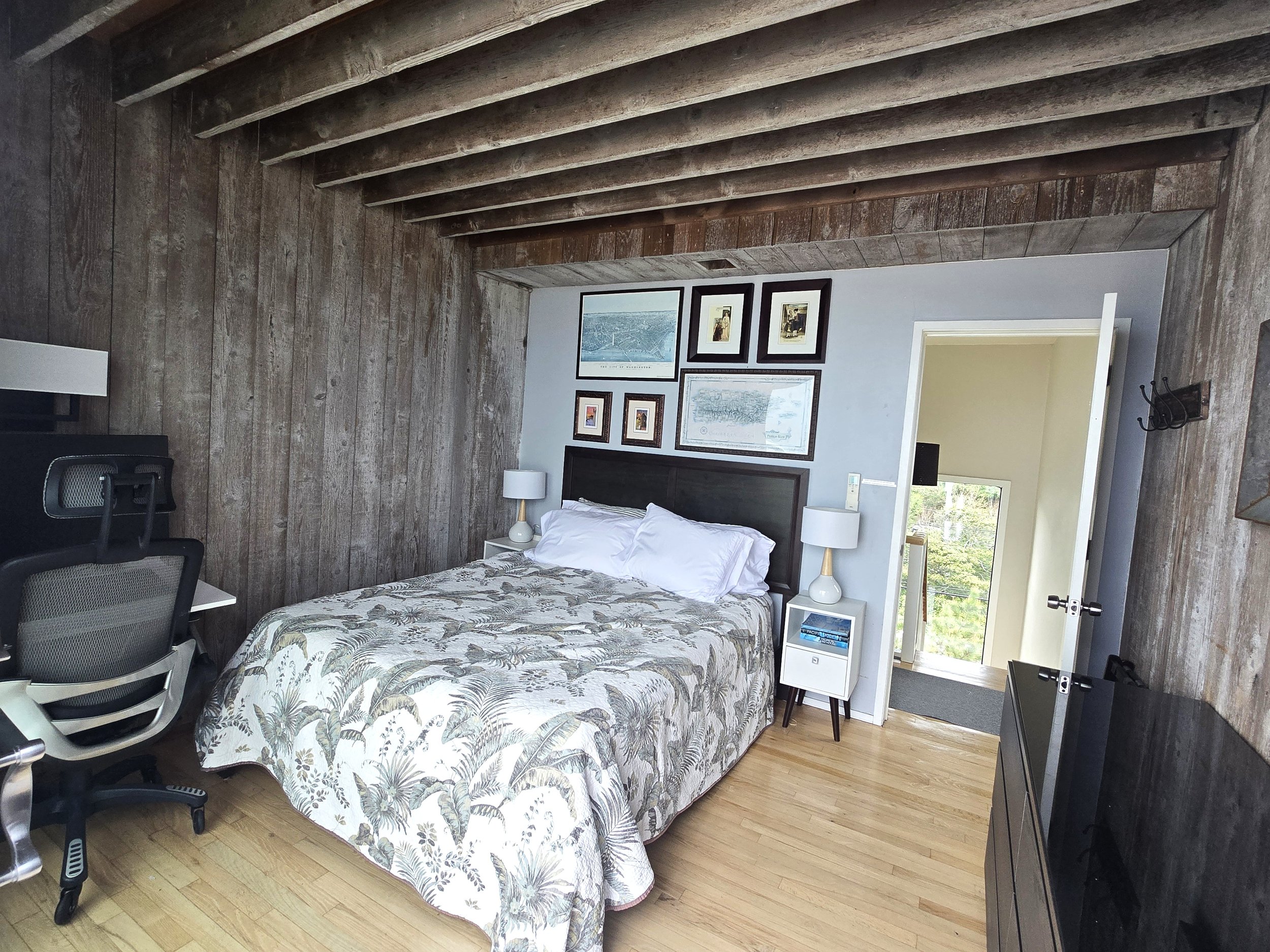 Bedroom 2- Queen with ocean front balcony