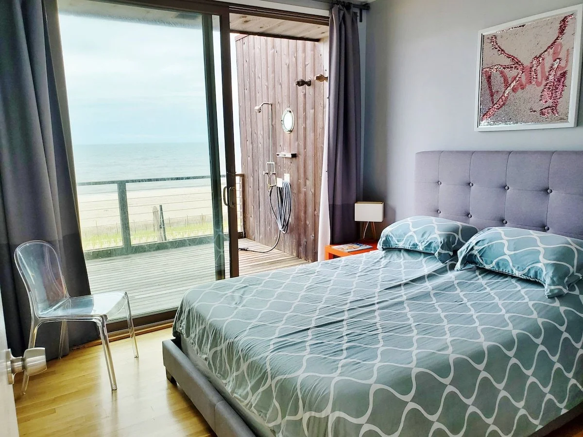 Bedroom 3- Queen with oceanfront balcony