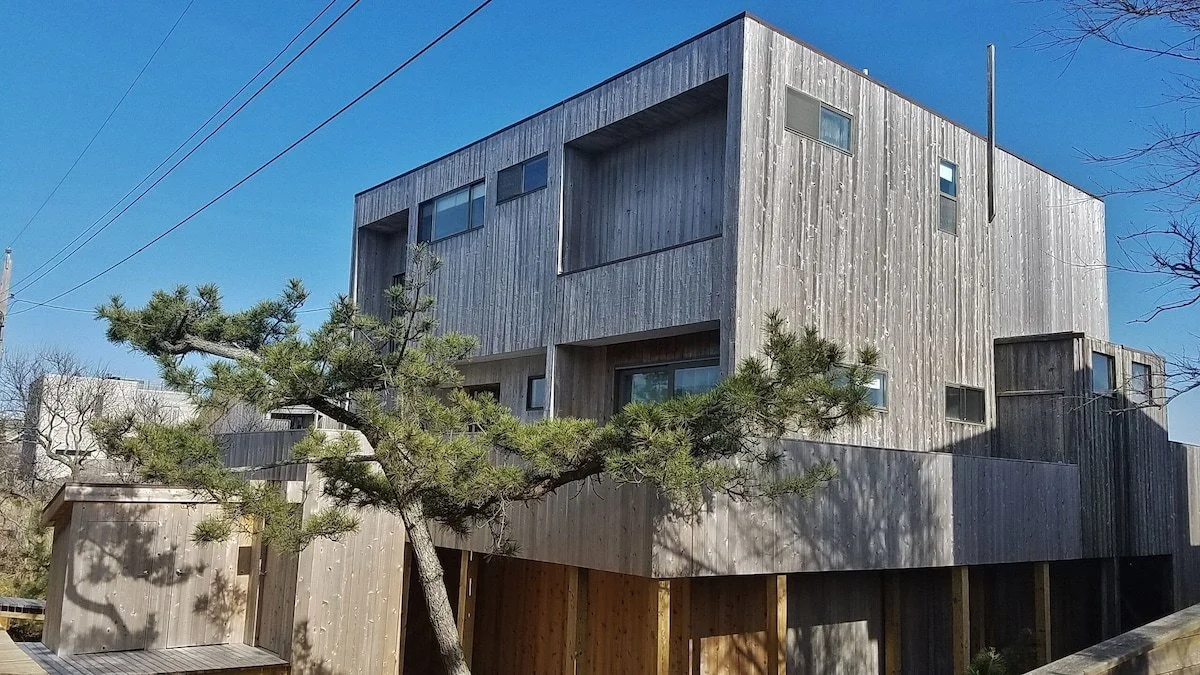 Entrance on Ocean off of Ozone