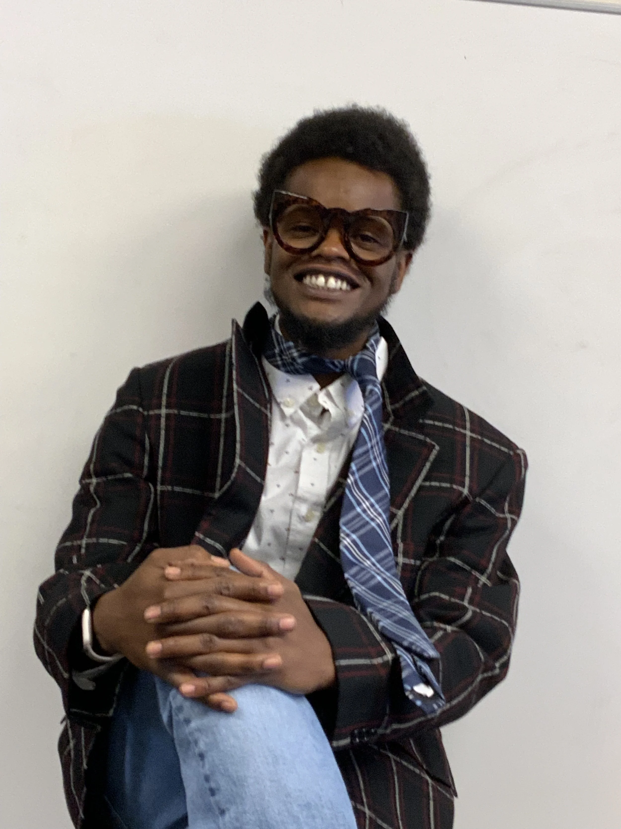 4L Author Bio Pic Teacher.jpg