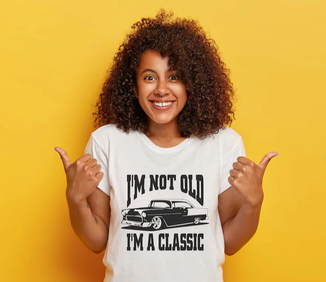 Classic Humor Tee - 'I'm Not Old, I'm a Classic'