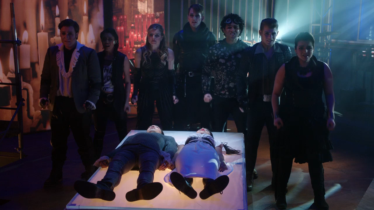 "The Show" S3.E19 The Fosters Rock Musical
