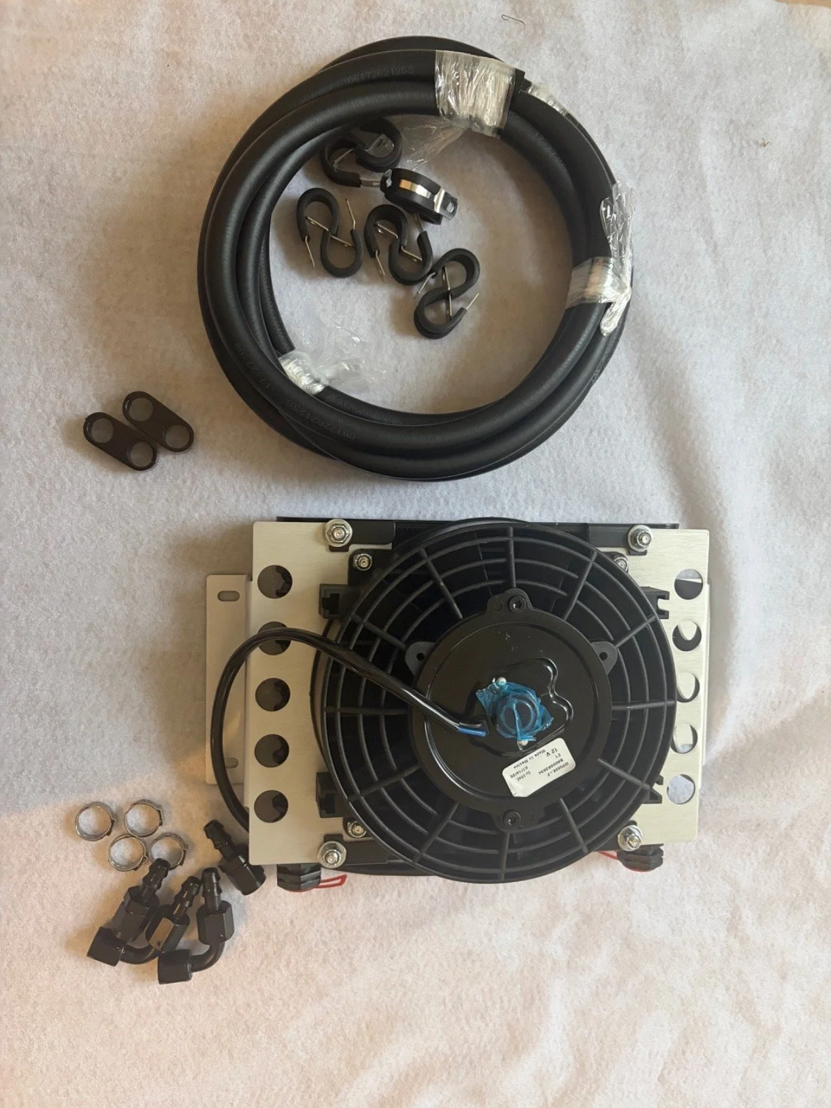 DERALE 13750 GM 4L80E TRANS COOLER W/FAN KIT W 6/AN PUSH LOK HOSE & THERMOSTAT