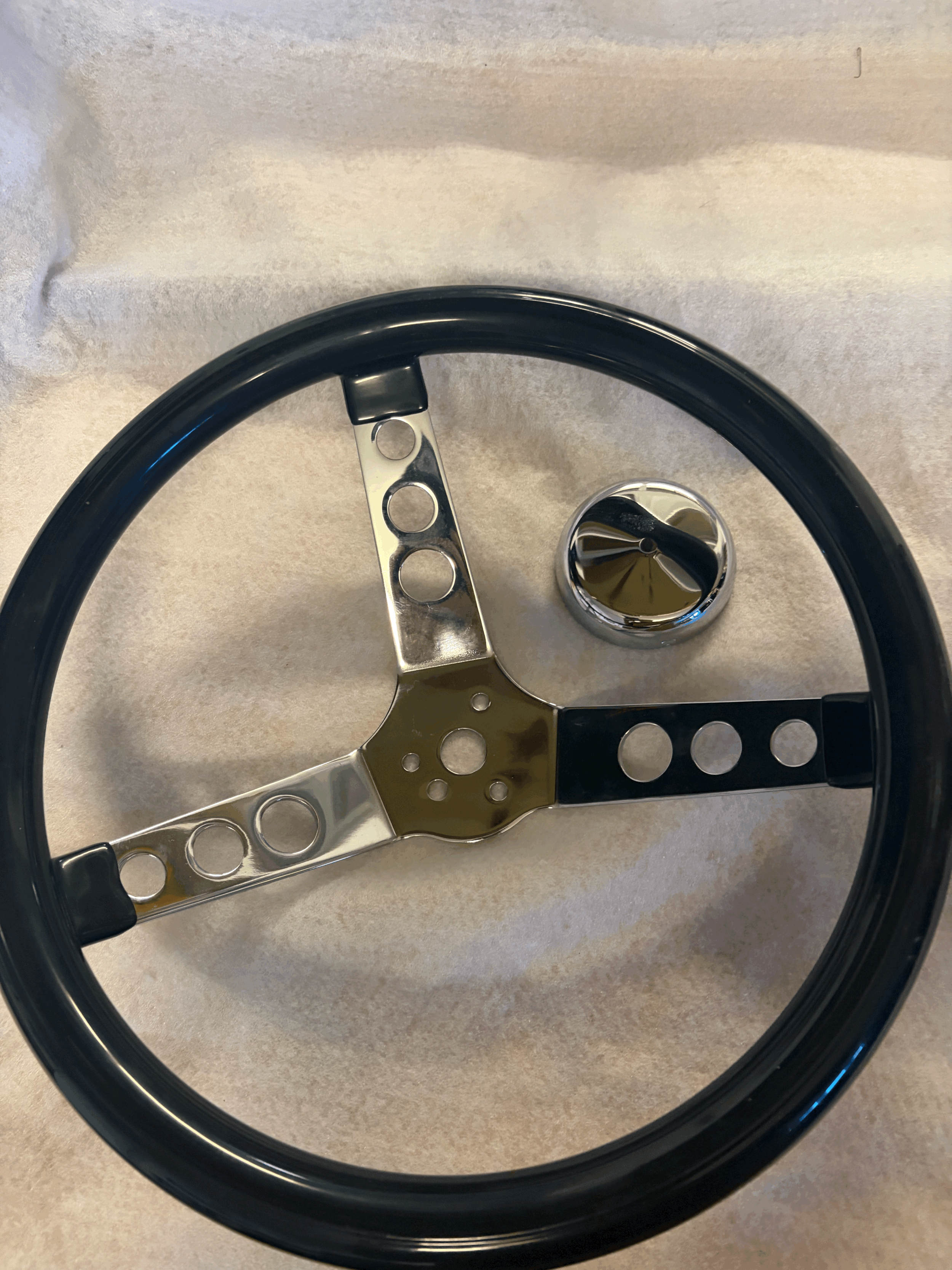 CLASSIC GASSER STYLE 13'' STEERING WHEEL W/ HOLES