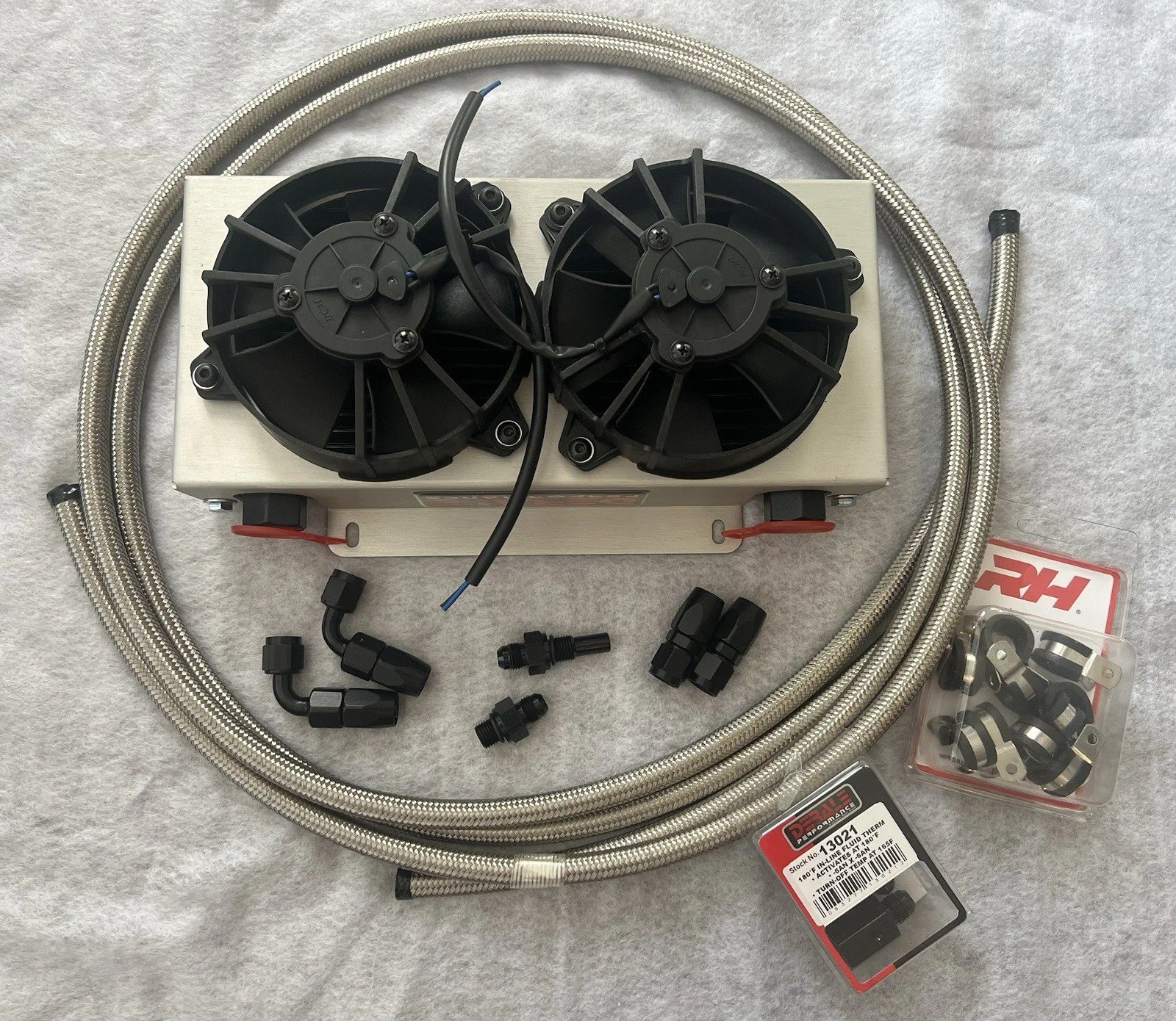 DERALE 13740 GM 4L80E TRANSMISSION COOLER KIT W/6 AN FITTINGS,HOSE& THERMOSTAT