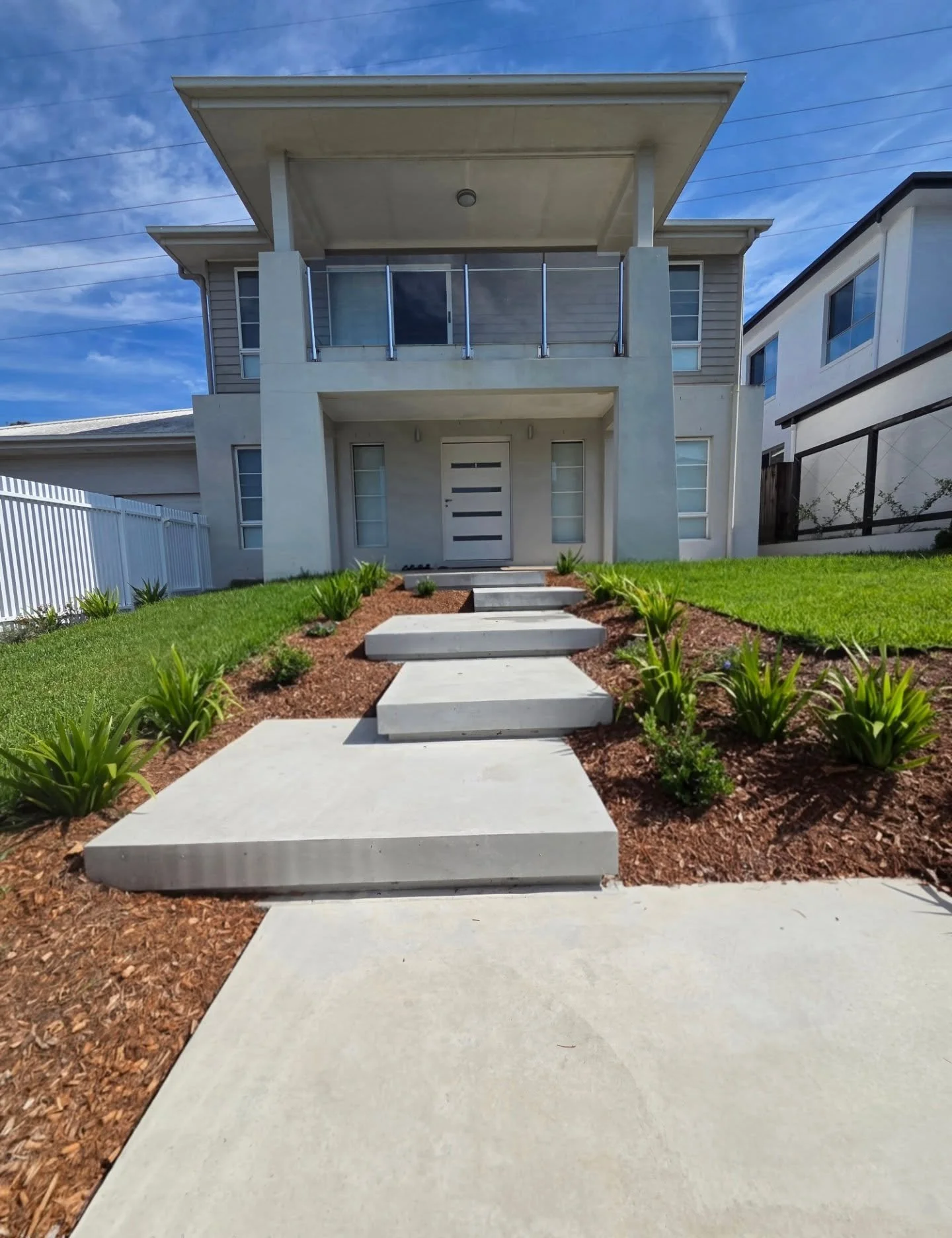 Our Murrarie project was handed over a little while back and its set for a massive burst of growth as the weather warms up.

Another @silver_leaf_landscape_design garden!

The installation of the custom made aluminium batten fence, @milkcanoutdoor Le